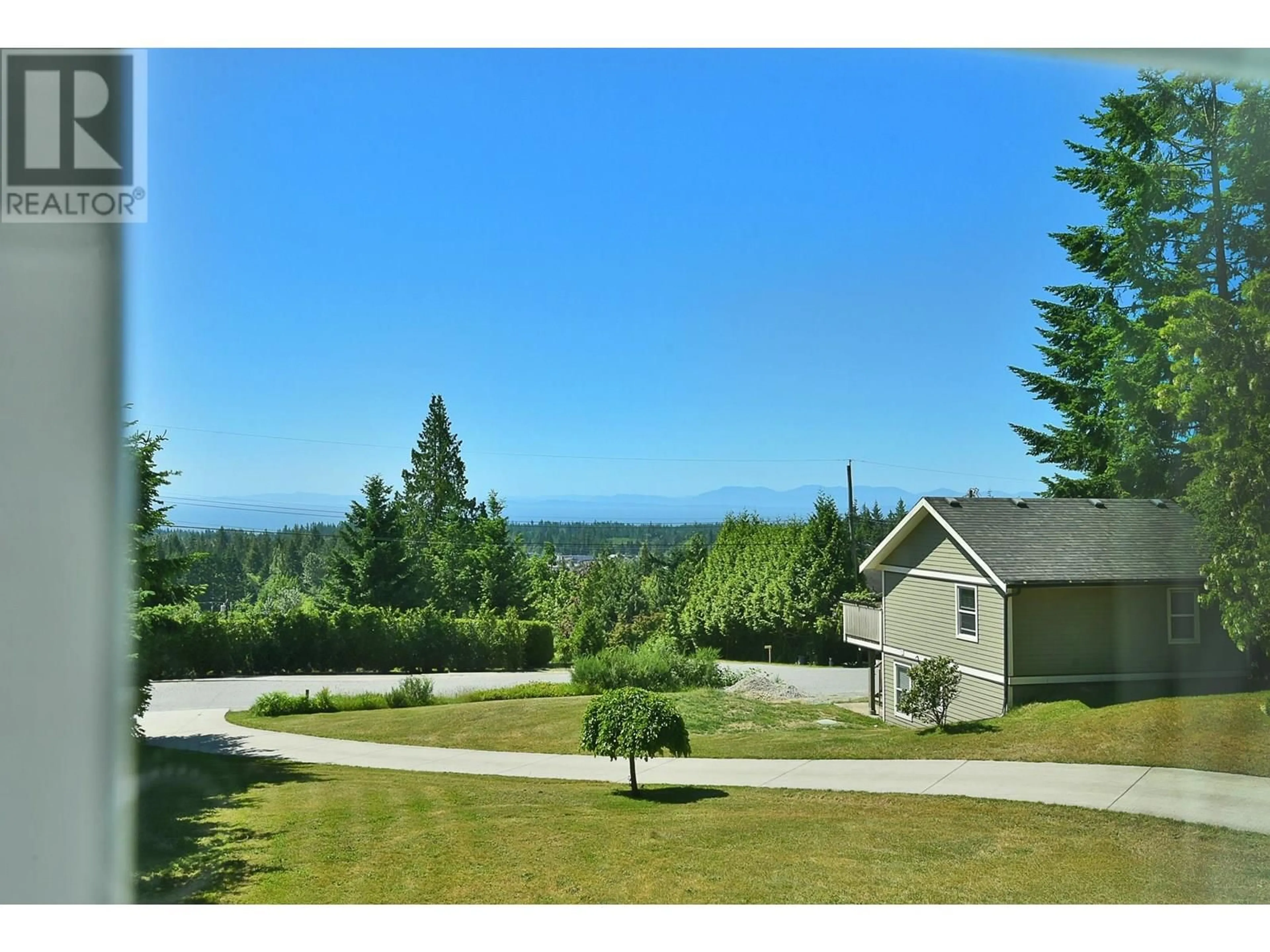 A pic from outside/outdoor area/front of a property/back of a property/a pic from drone, water/lake/river/ocean view for 1000 CEMETERY ROAD, Gibsons British Columbia V0N1V7