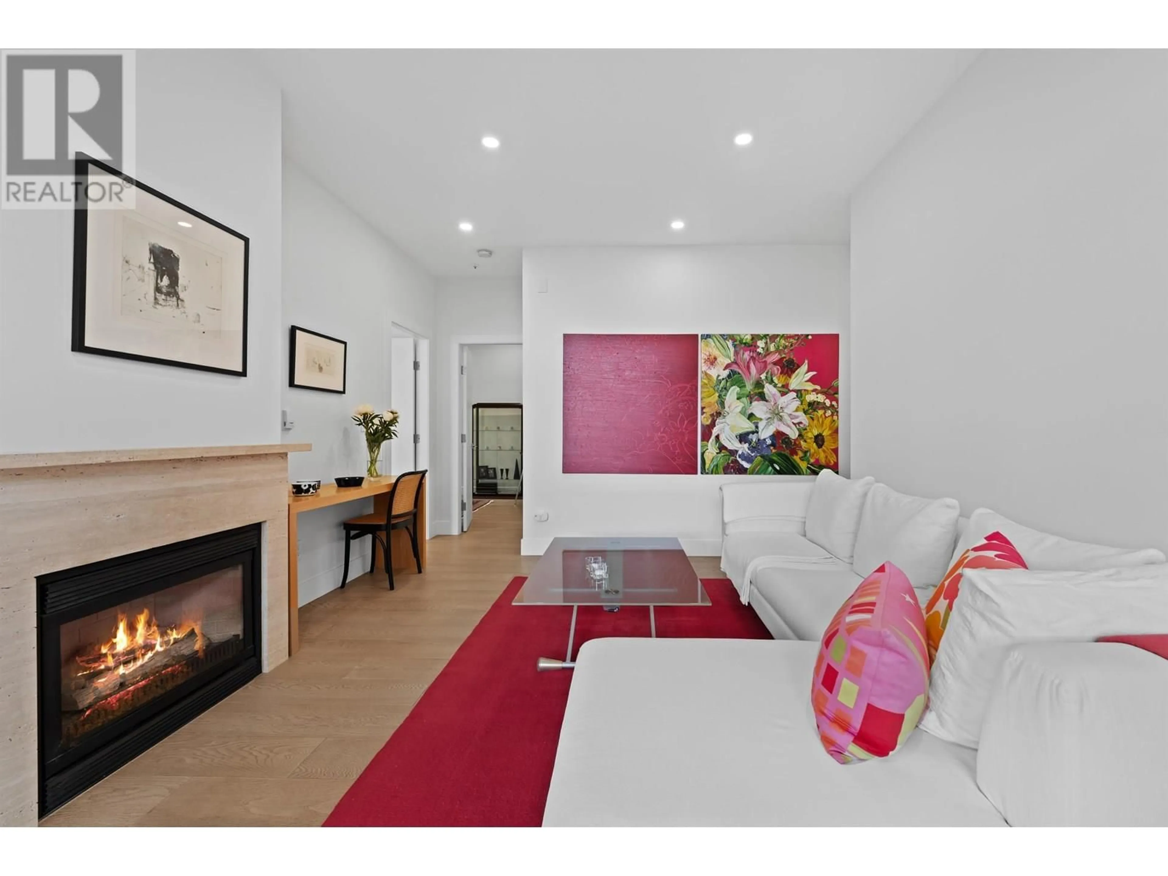 Living room with furniture, wood/laminate floor for 105 - 2242 MARINE DRIVE, West Vancouver British Columbia V7V1K4