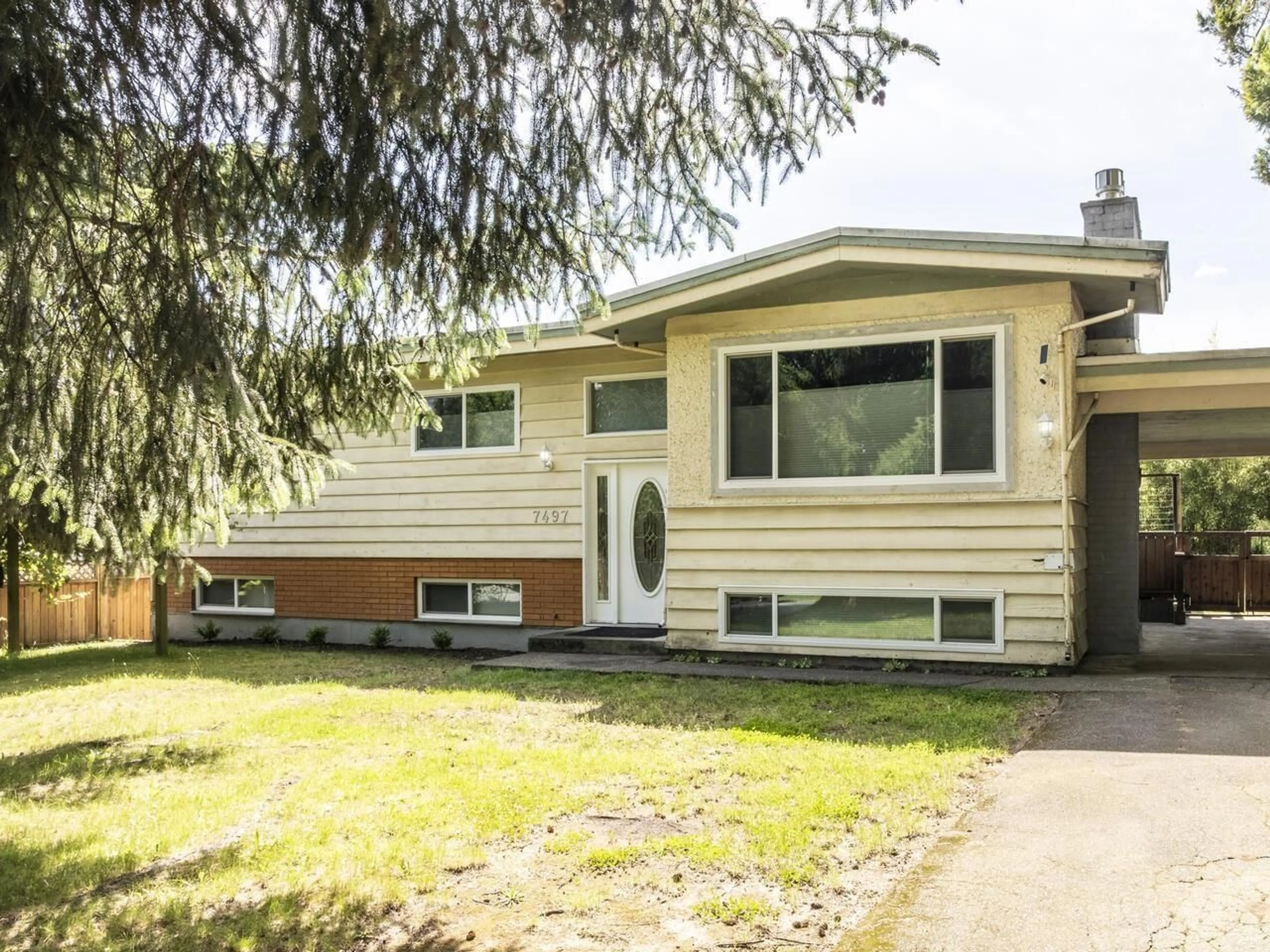 Home with vinyl exterior material, street for 7497 COTTONWOOD, Mission British Columbia V2V3G1