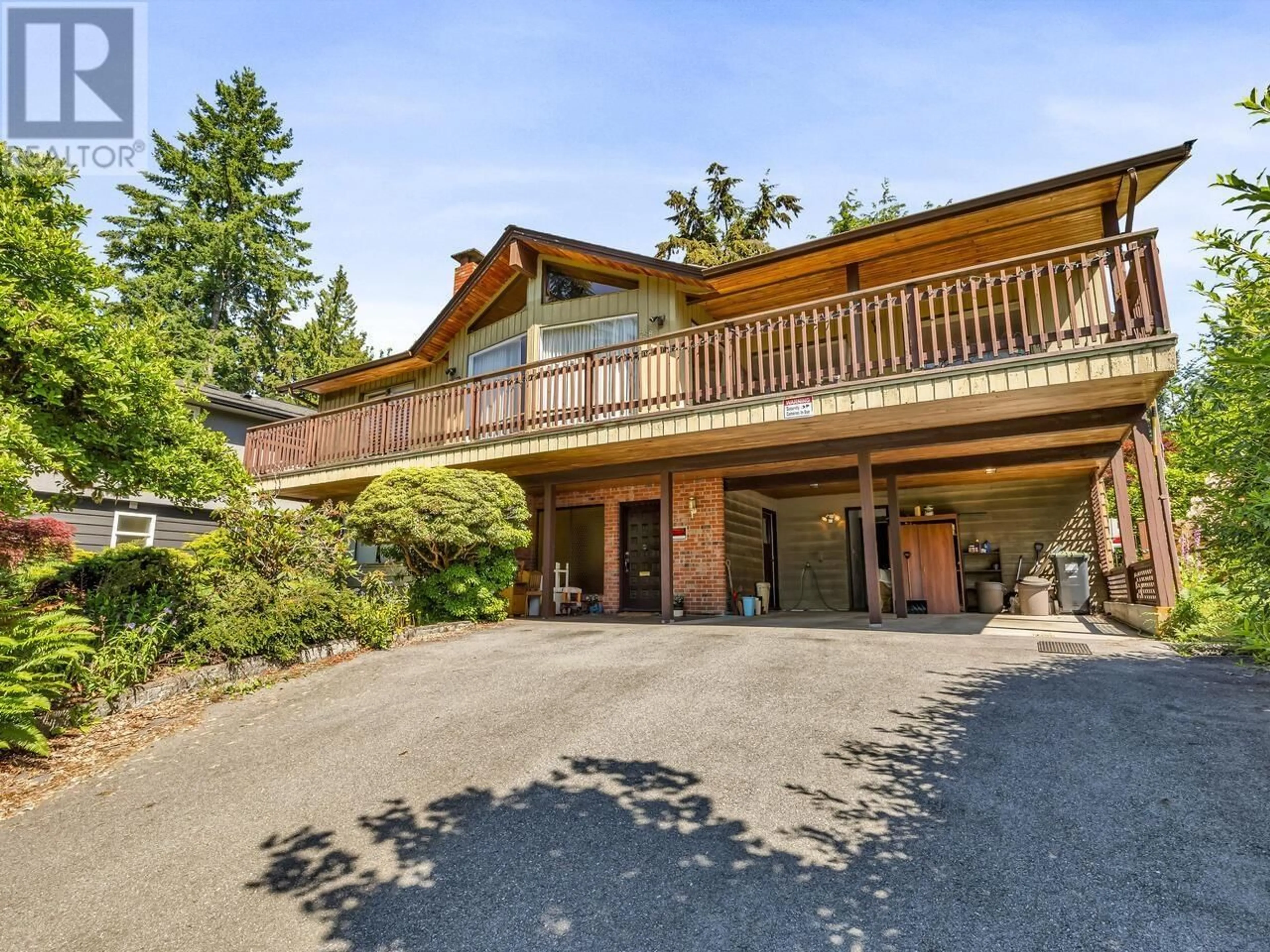 Patio, unknown for 2582 SHELLEY ROAD, North Vancouver British Columbia V7H1J9