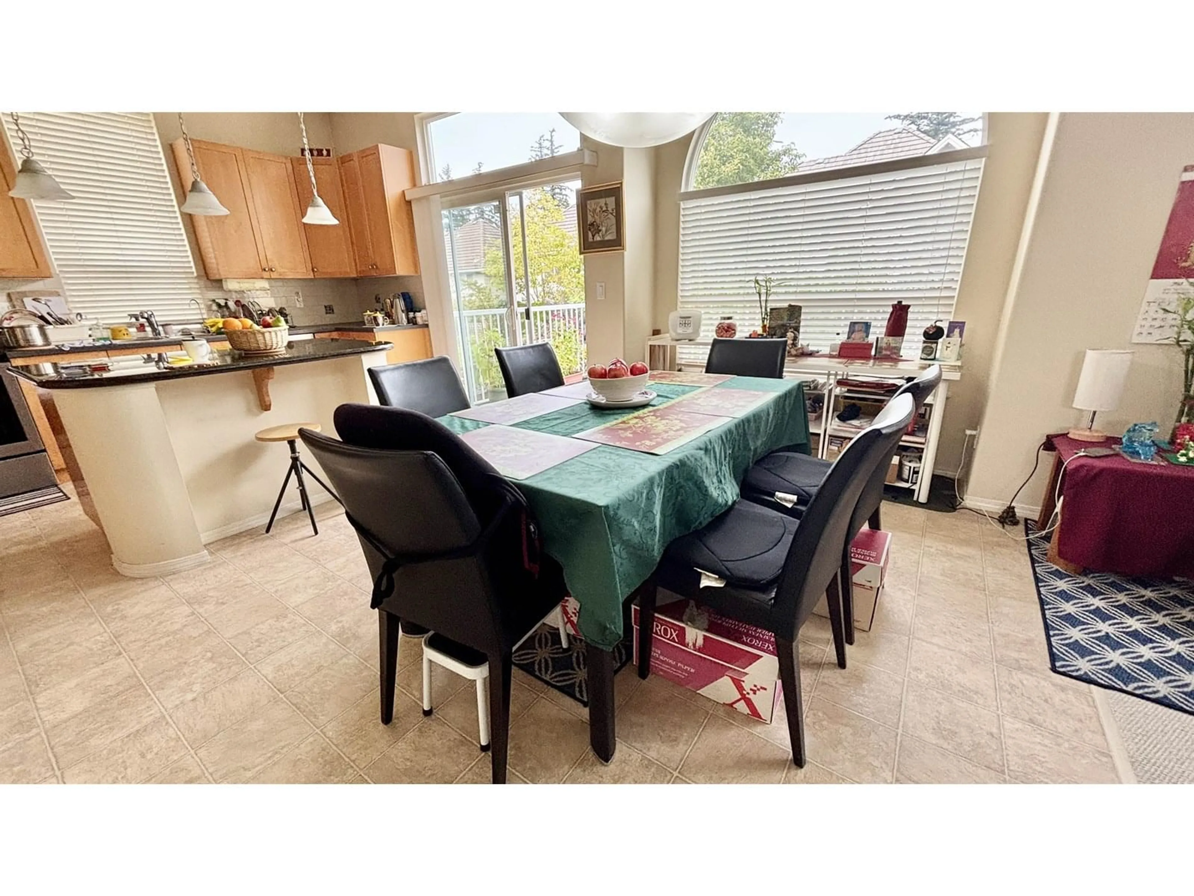 Dining room, ceramic/tile floor for 15345 36, Surrey British Columbia V3Z0J5