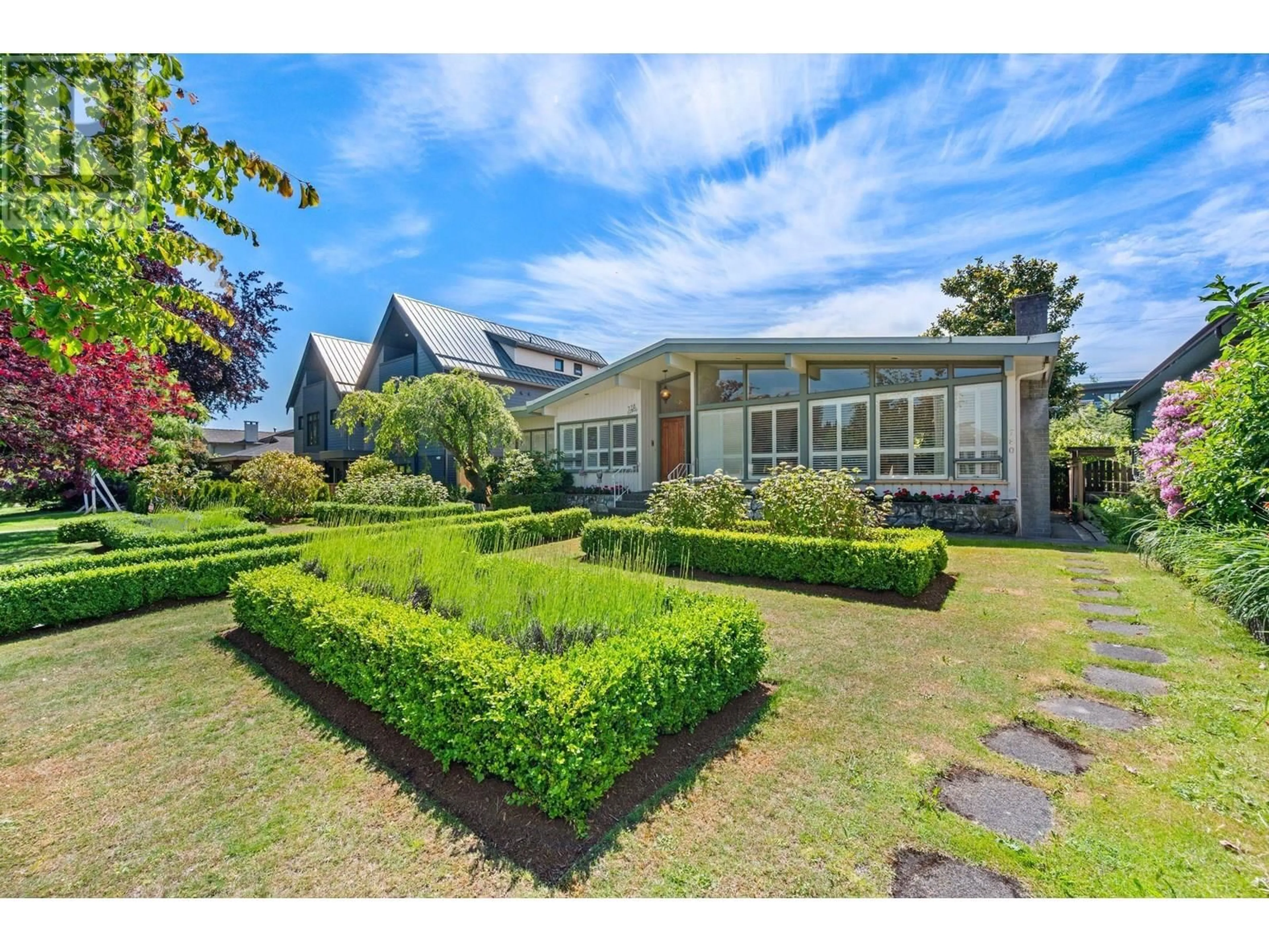 A pic from outside/outdoor area/front of a property/back of a property/a pic from drone, street for 778 48TH AVENUE, Vancouver British Columbia V5Z2R9