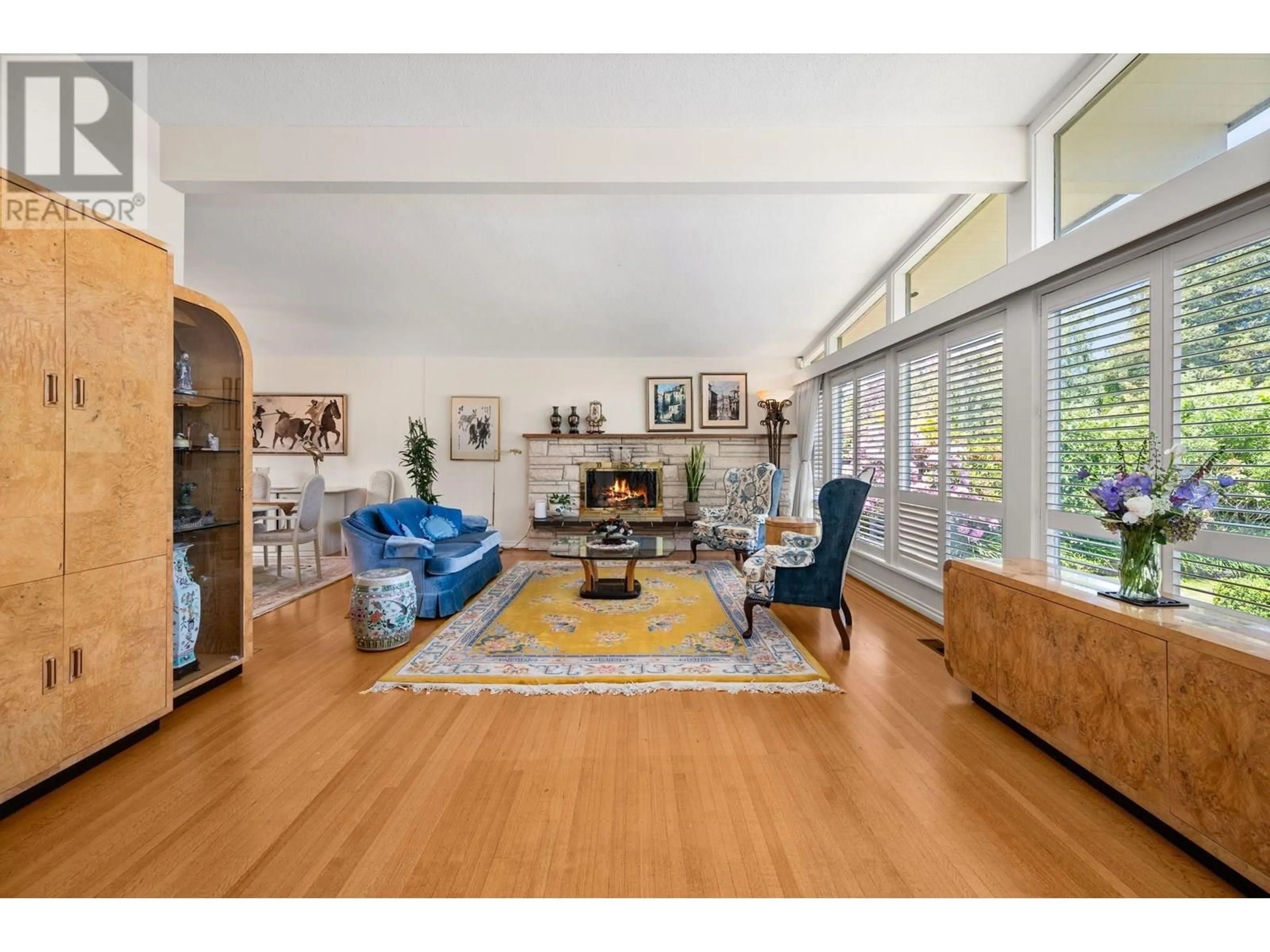 Living room with furniture, wood/laminate floor for 778 48TH AVENUE, Vancouver British Columbia V5Z2R9