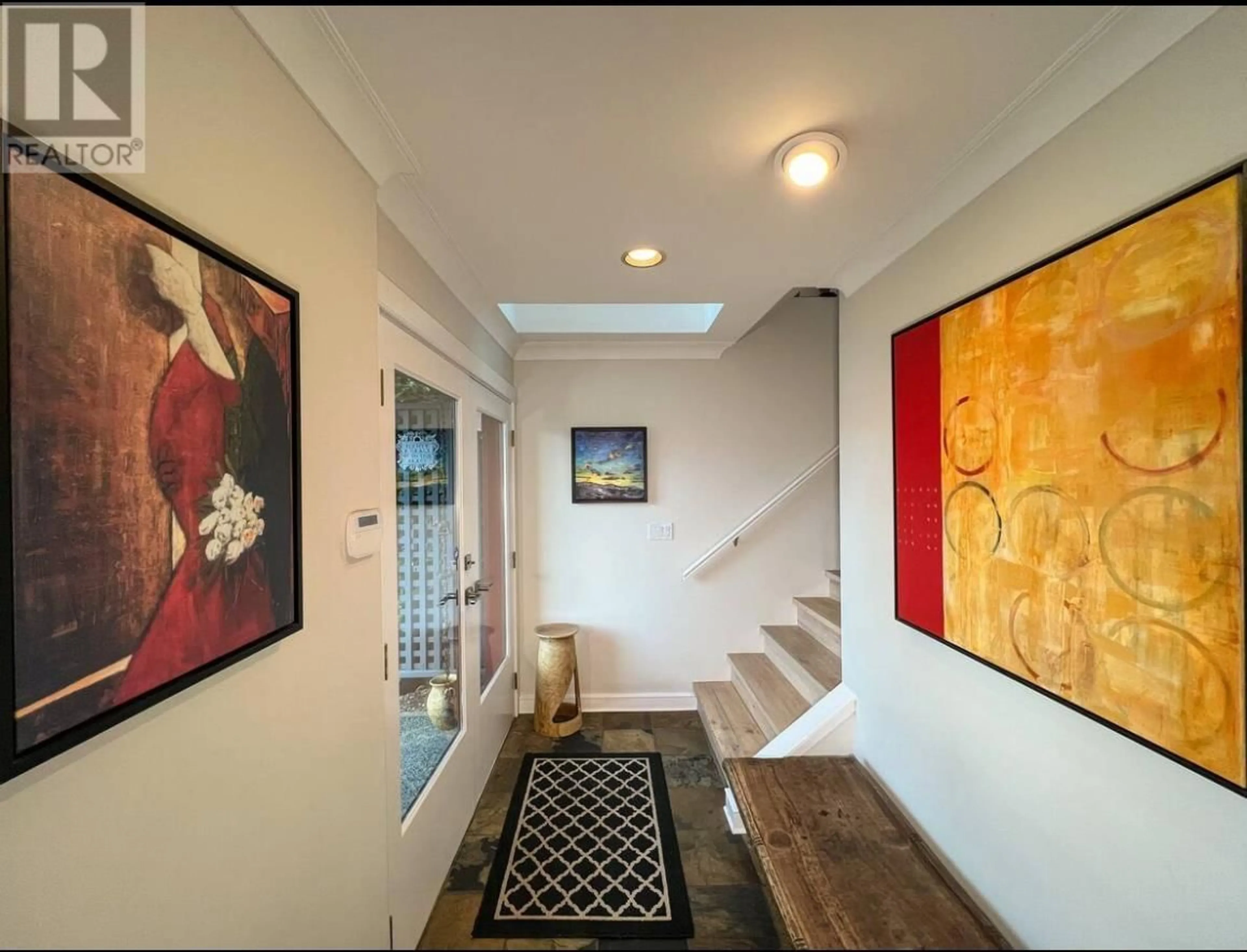 Indoor entryway for 6236 WELLINGTON AVENUE, West Vancouver British Columbia V7W2H4