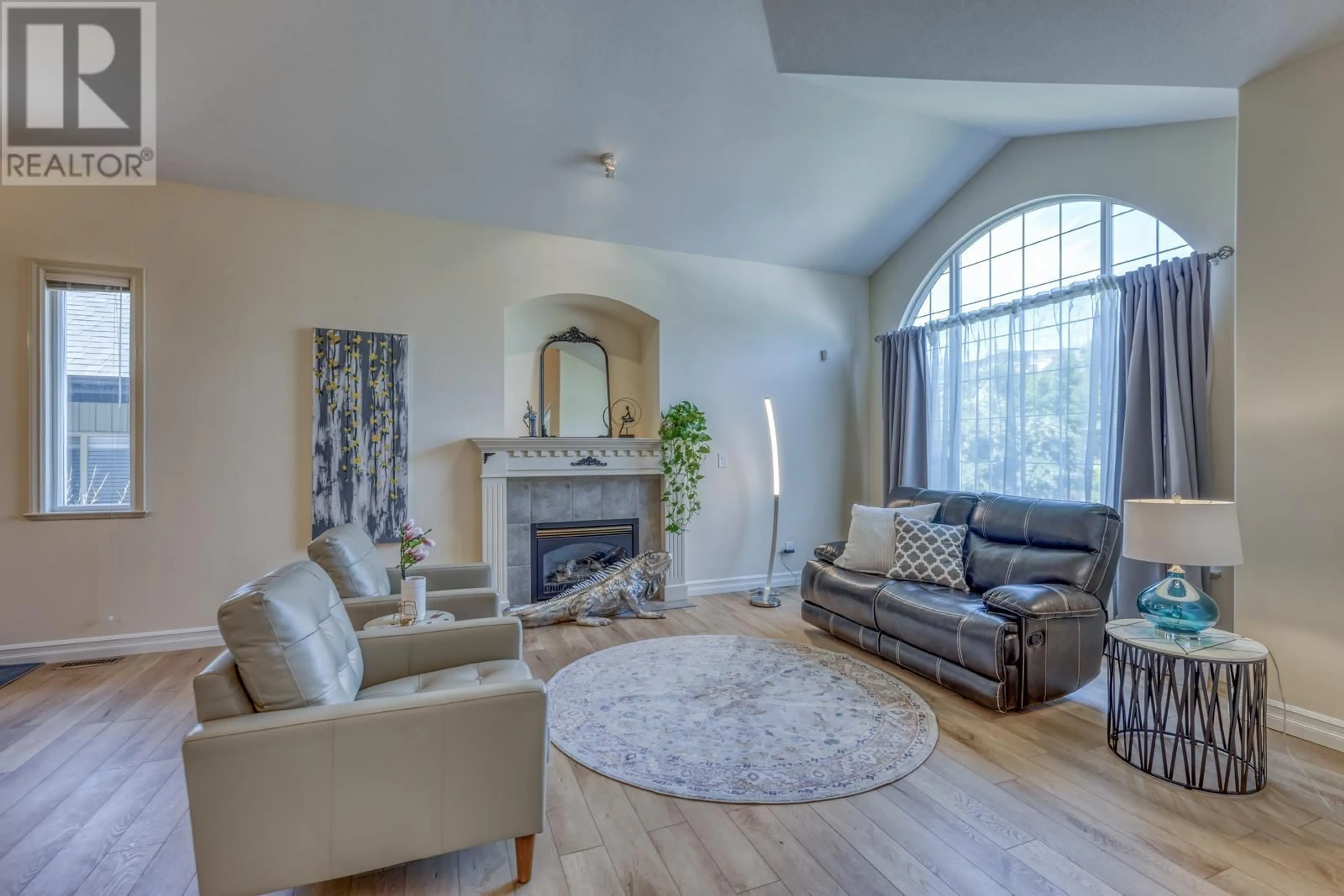 Living room with furniture, unknown for 22734 HOLYROOD AVENUE, Maple Ridge British Columbia V2X6E7
