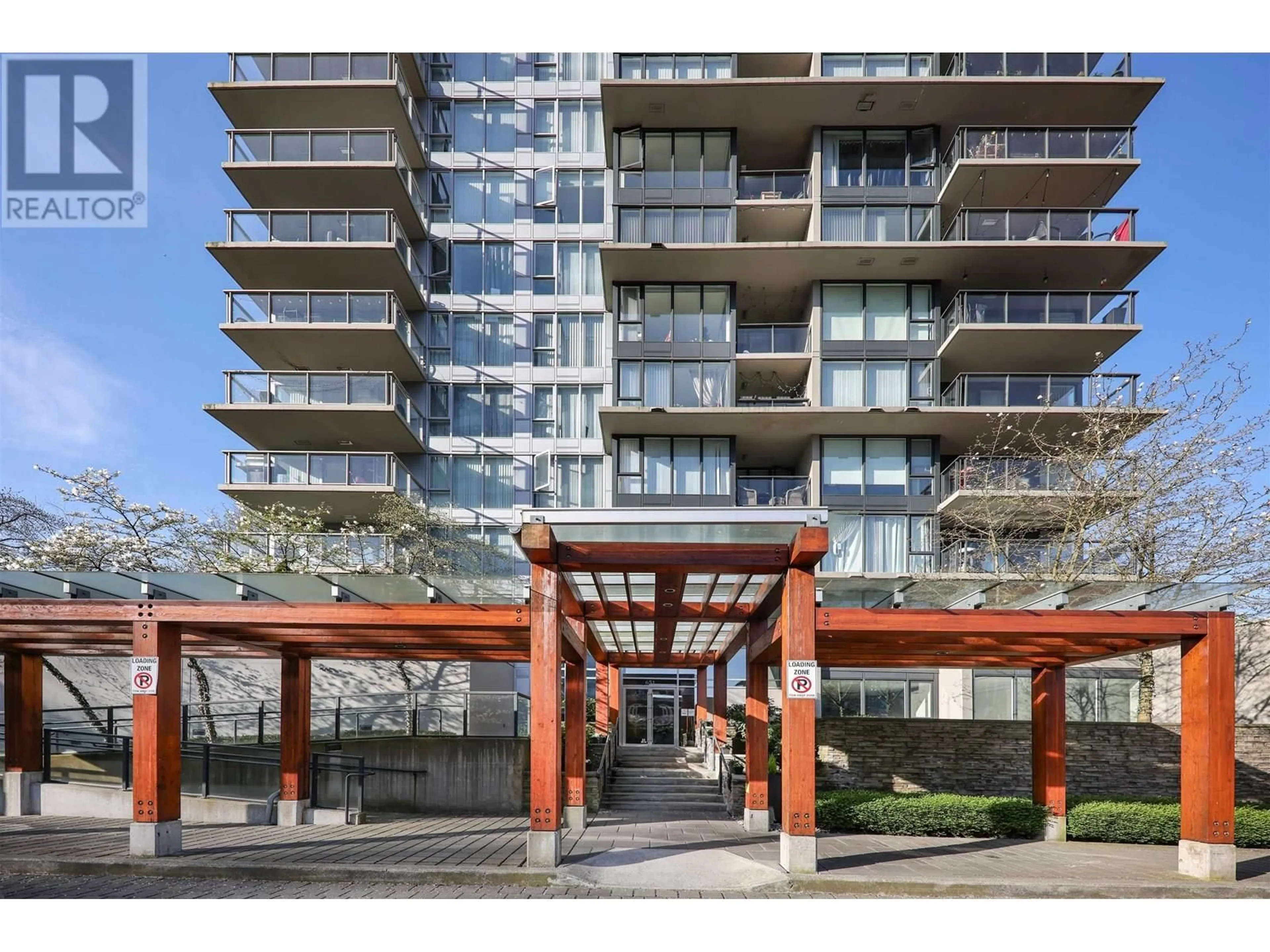 Indoor foyer for 601 - 651 NOOTKA WAY, Port Moody British Columbia V3H0A1