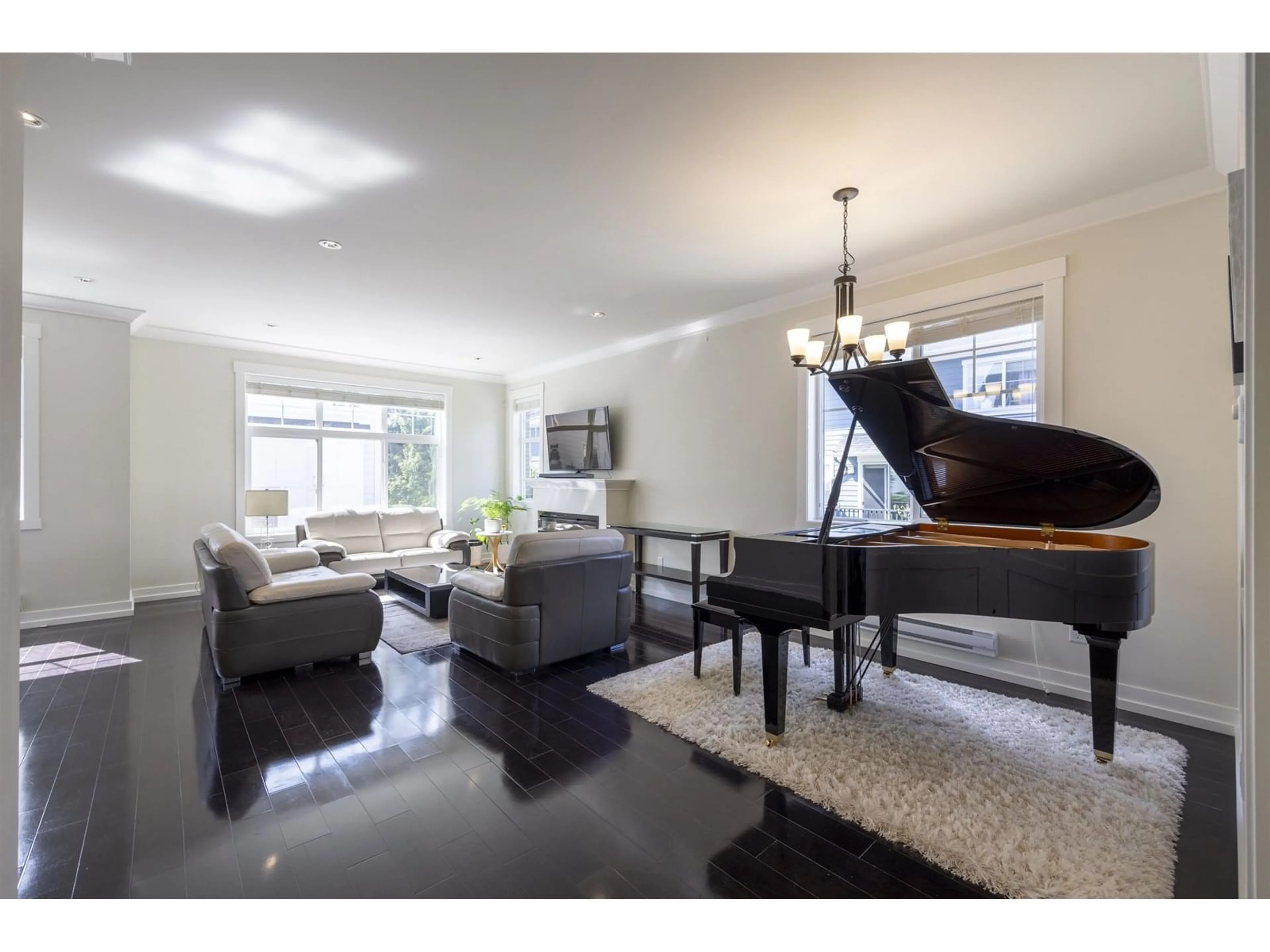 Living room with furniture, unknown for 16 - 16458 23A, Surrey British Columbia V3Z0L9