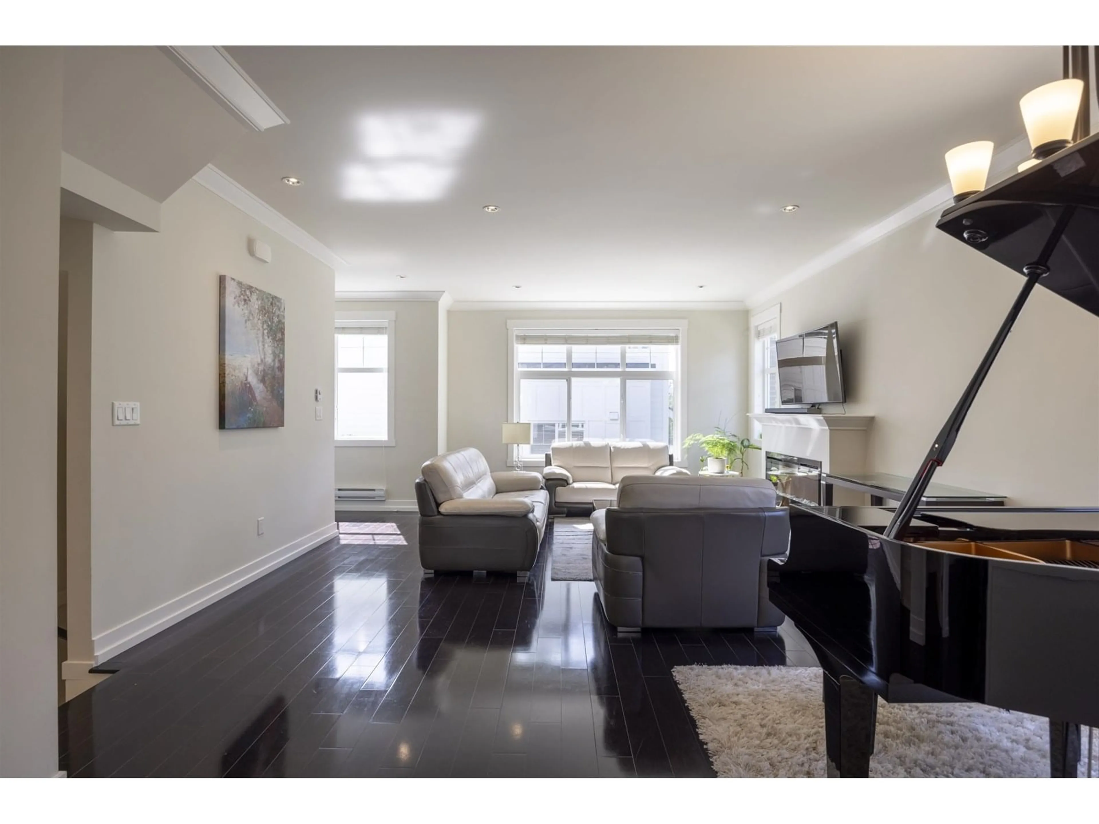 Living room with furniture, unknown for 16 - 16458 23A, Surrey British Columbia V3Z0L9