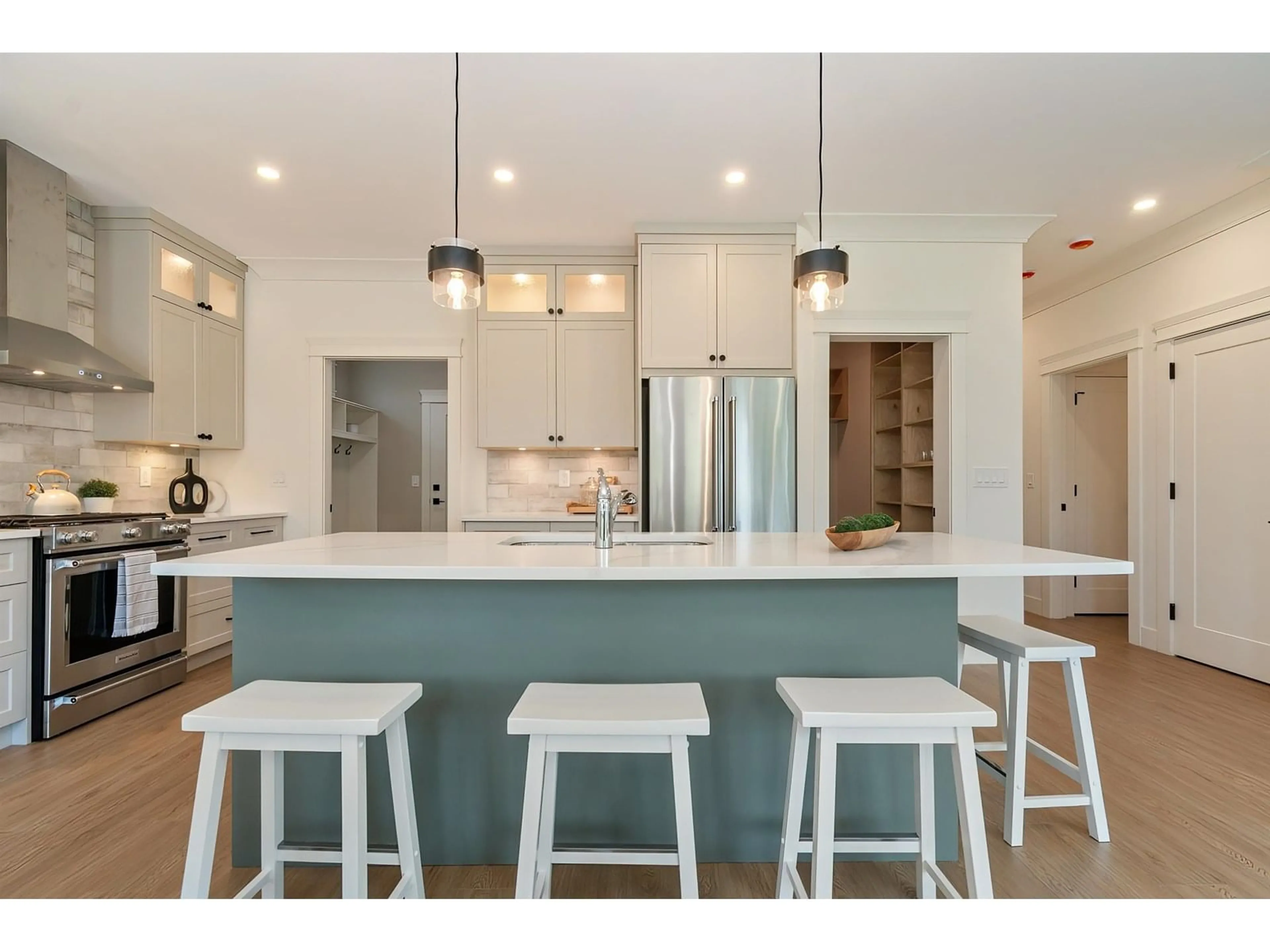 Open concept kitchen, unknown for 45460 WELLS ROAD, Chilliwack British Columbia V2R1H3