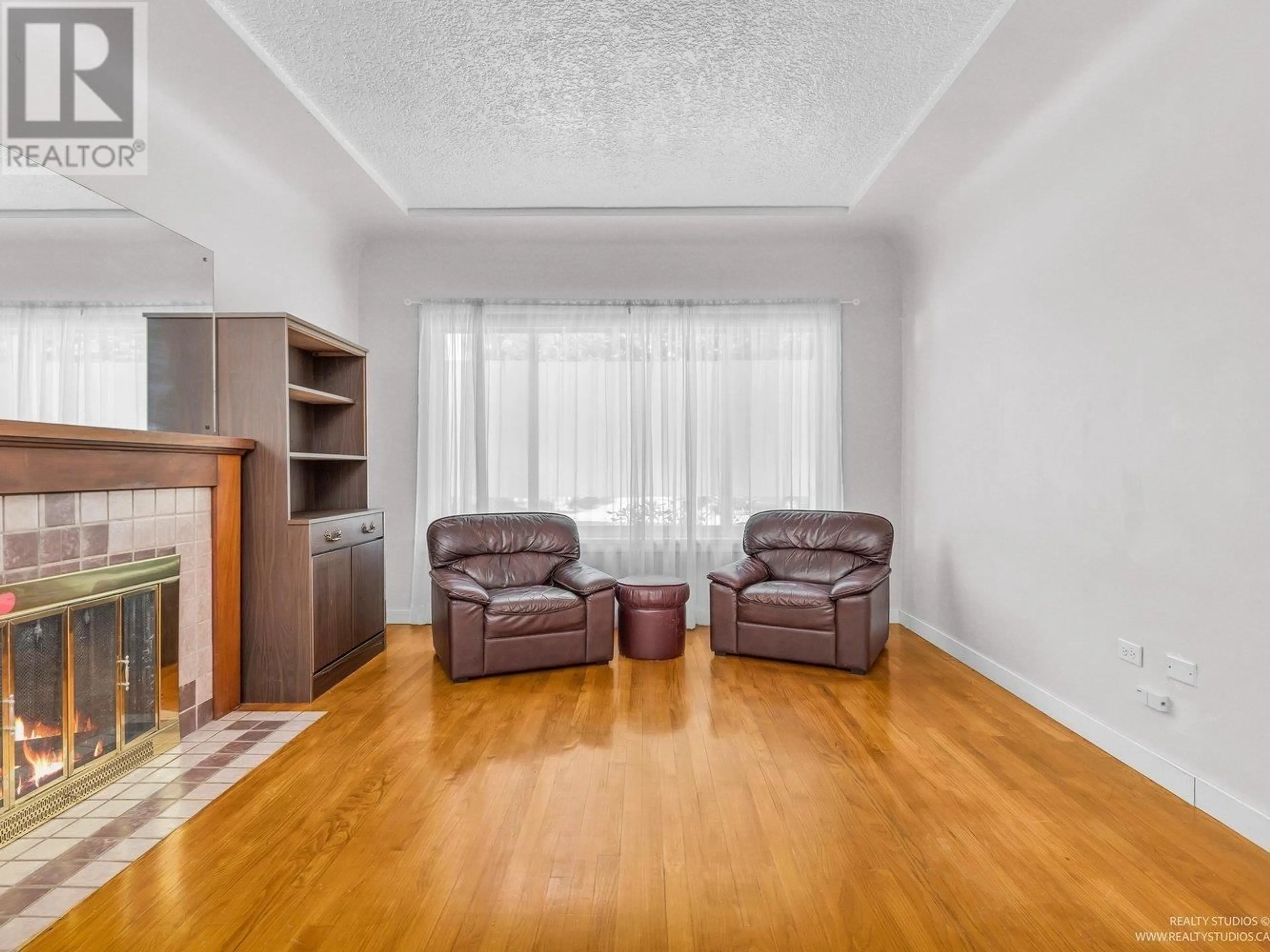 Living room with furniture, unknown for 1032 49TH AVENUE, Vancouver British Columbia V5W2H8