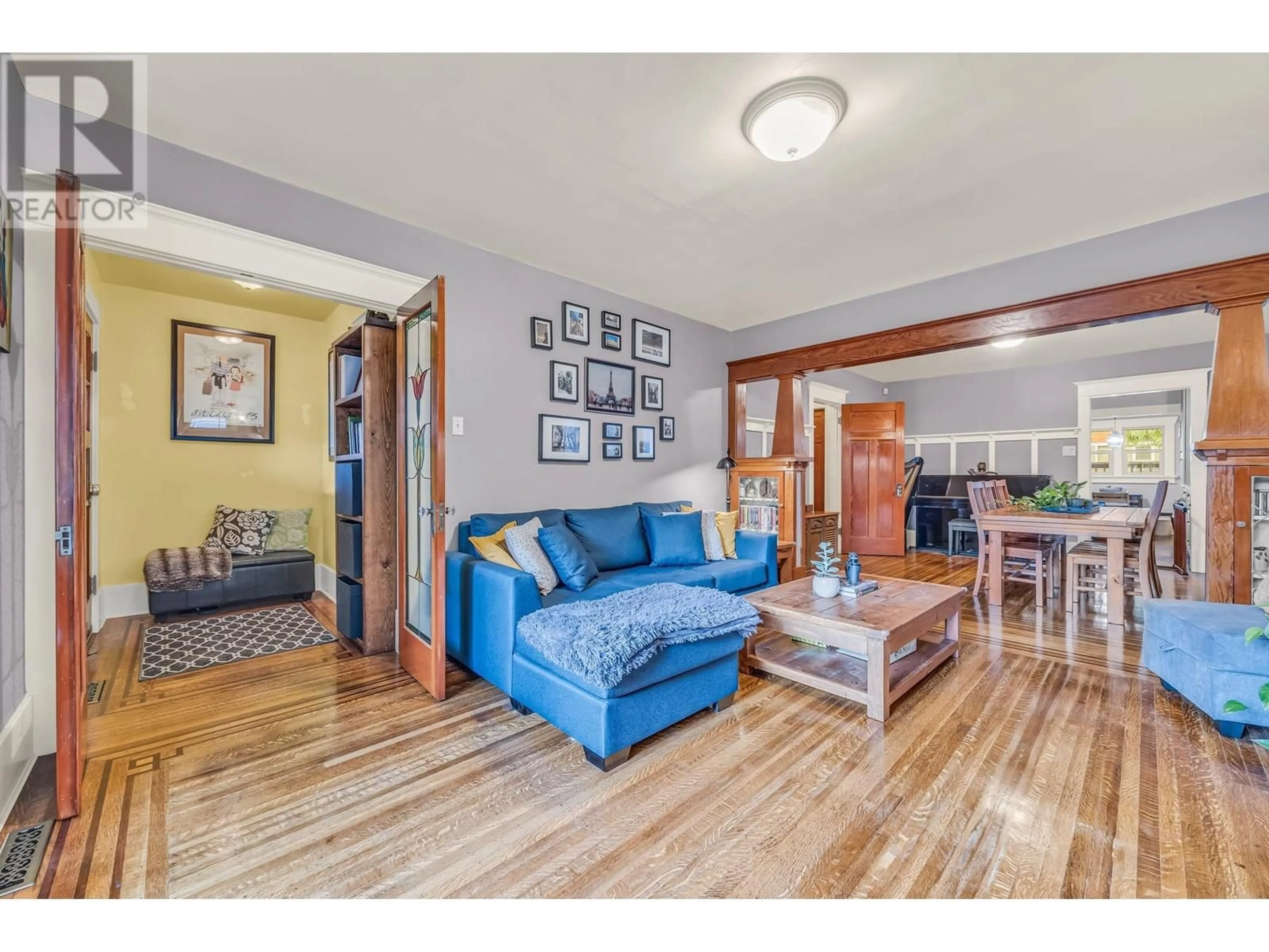 Living room with furniture, wood/laminate floor for 1217 12TH AVENUE, Vancouver British Columbia V5T2J8