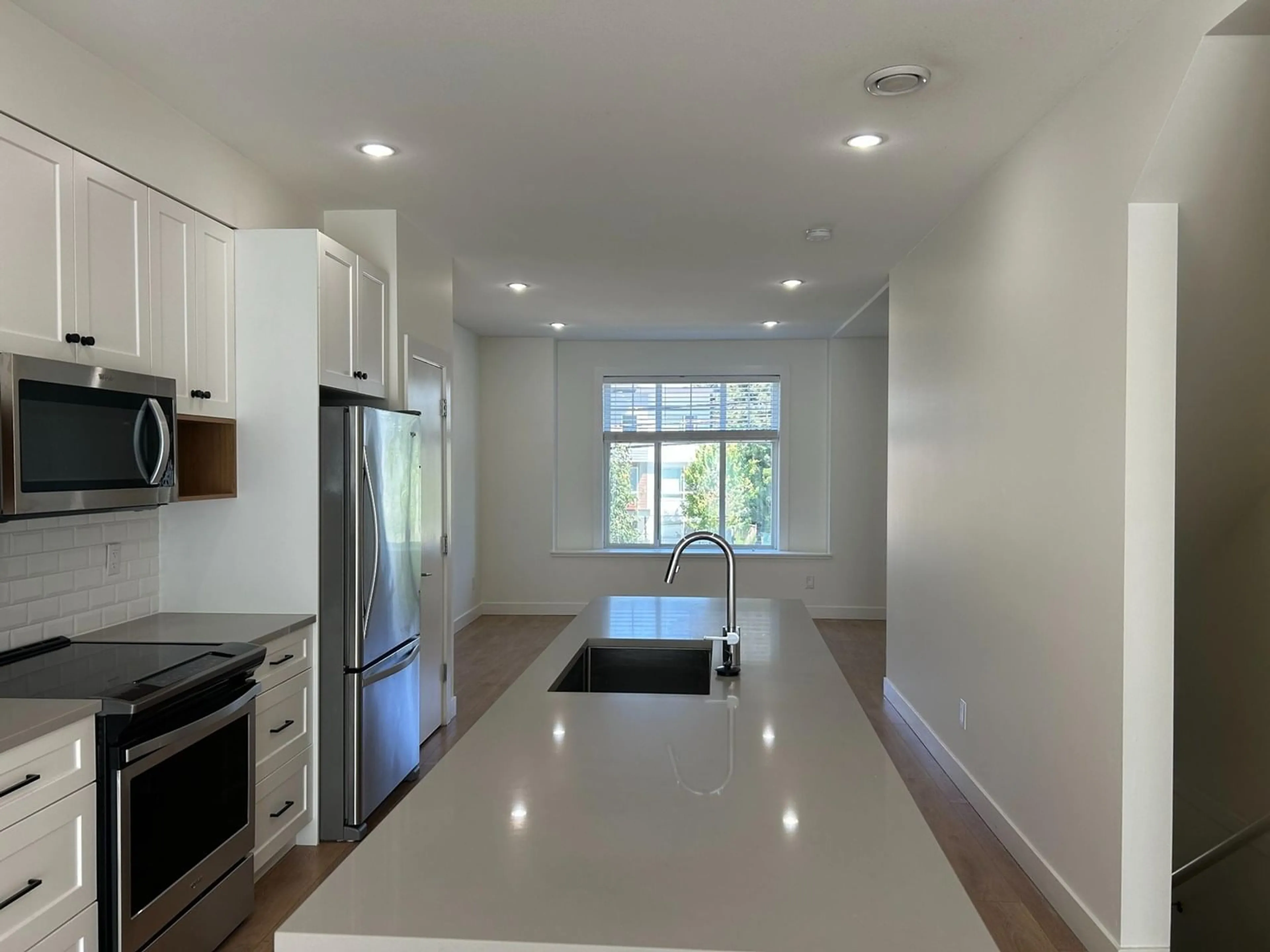 Open concept kitchen, unknown for 37 - 27735 ROUNDHOUSE, Abbotsford British Columbia V4X0B9