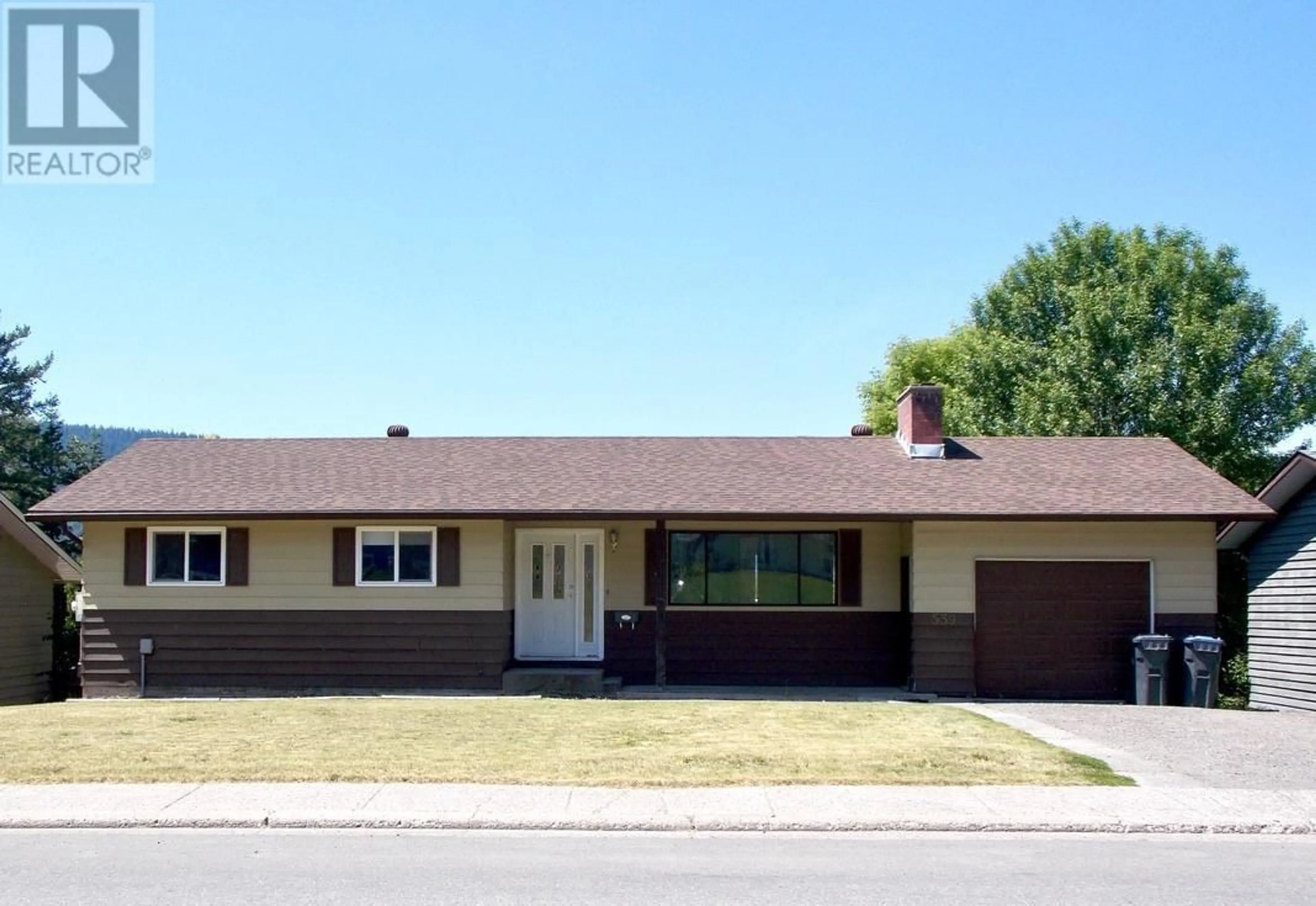 Home with vinyl exterior material, street for 539 MIDNIGHT DRIVE, Williams Lake British Columbia V2G4E4
