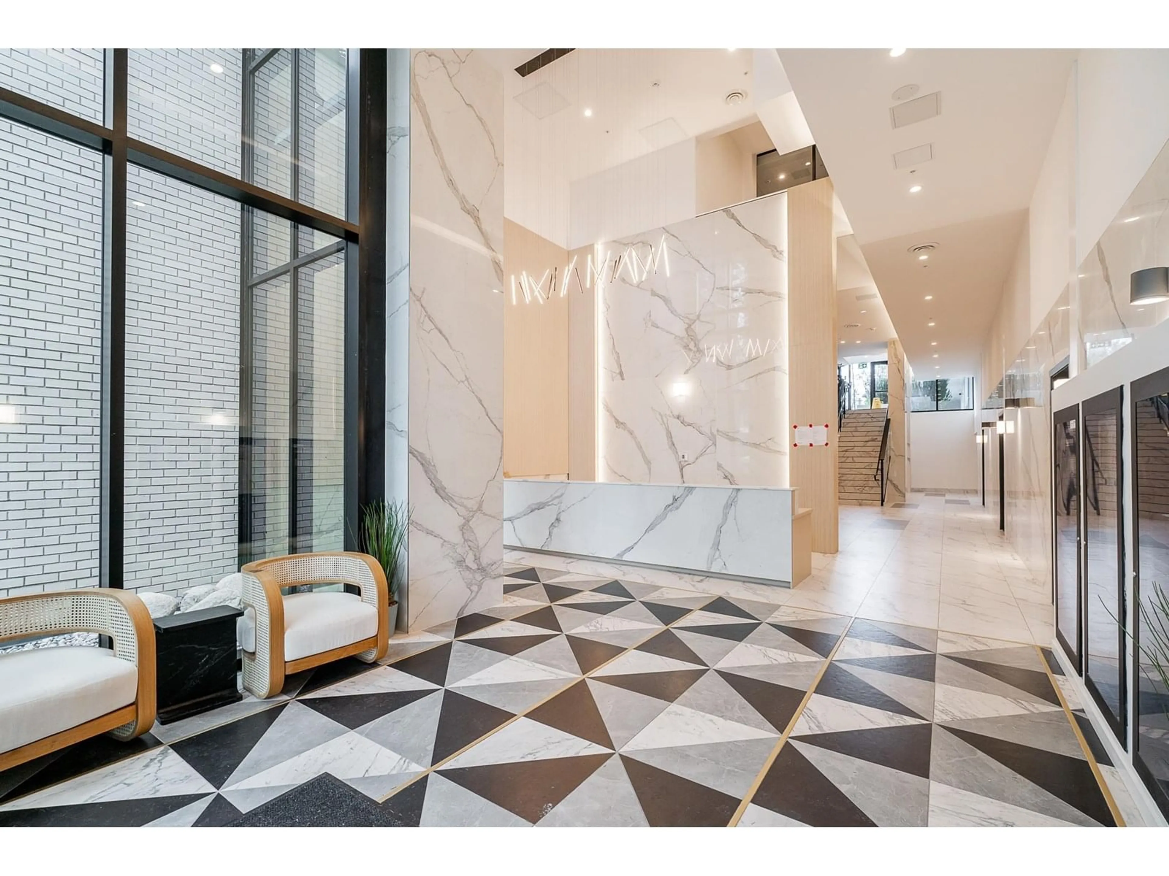 Indoor foyer for 601 - 10333 133, Surrey British Columbia V3T0V1