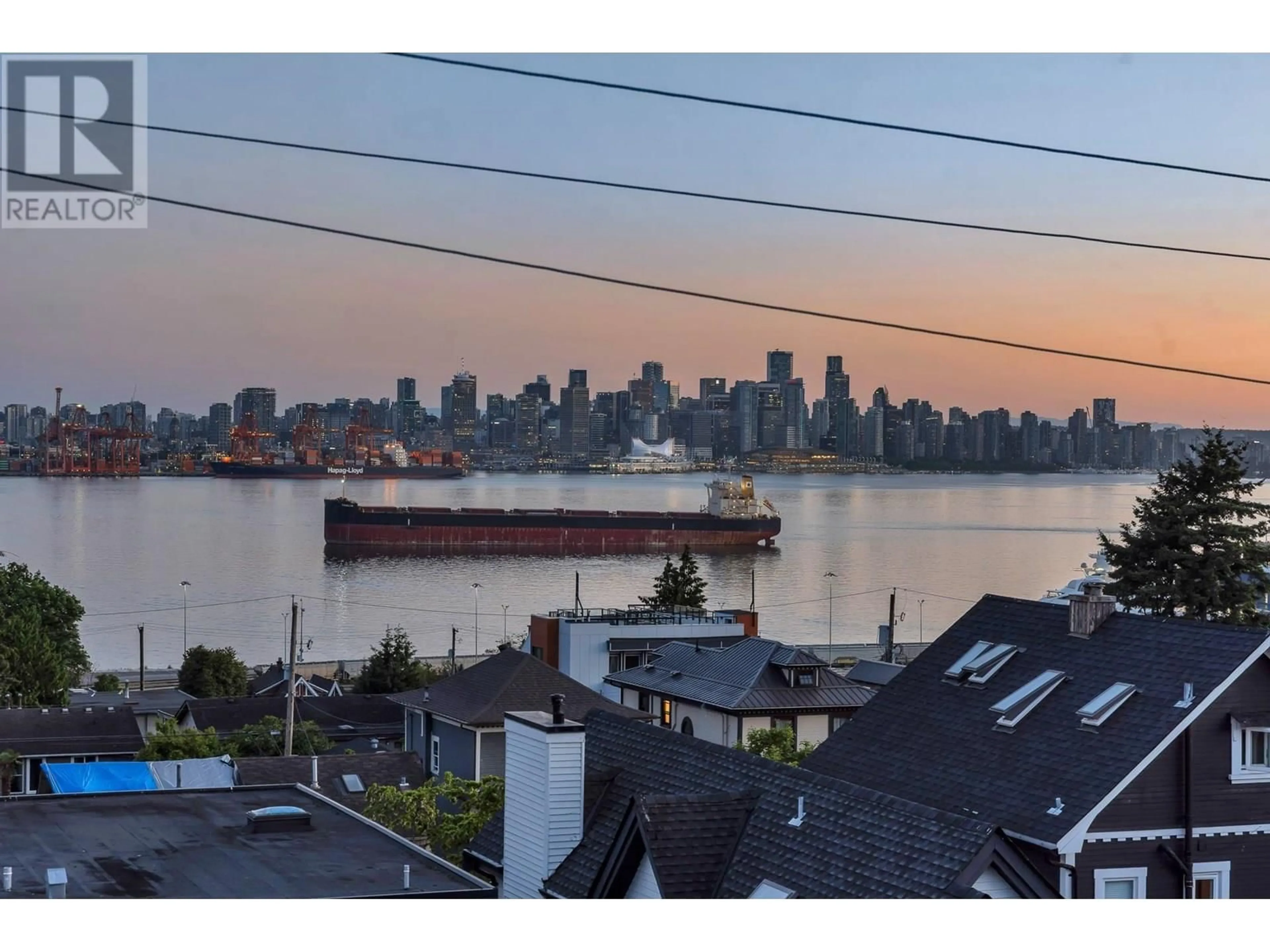 A pic from outside/outdoor area/front of a property/back of a property/a pic from drone, water/lake/river/ocean view for 404 - 245 ST. DAVIDS AVENUE, North Vancouver British Columbia V7L3N9