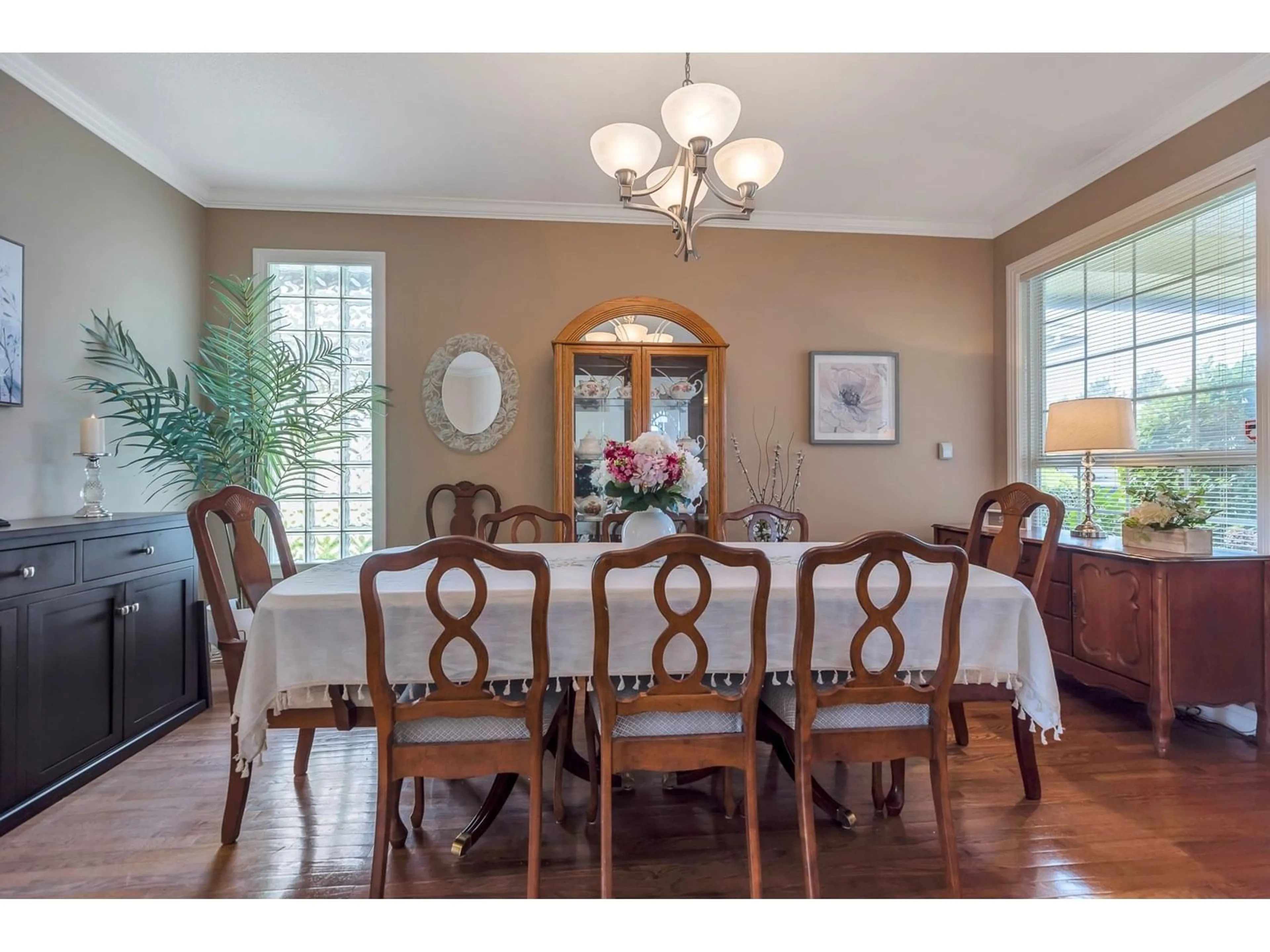 Dining room, wood/laminate floor for 22 - 31450 SPUR, Abbotsford British Columbia V2T5M3