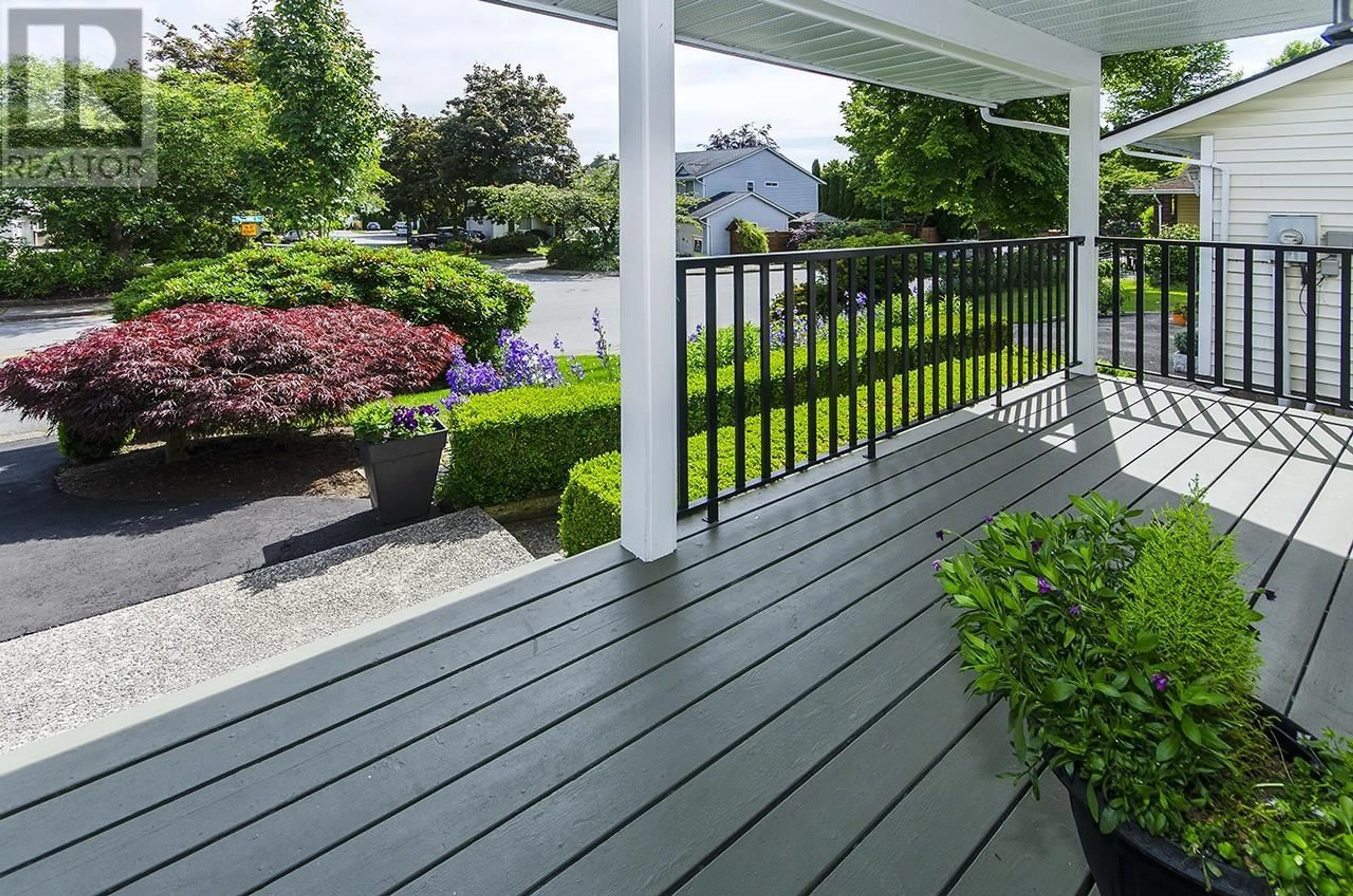 Home with vinyl exterior material, street for 3370 GARIBALDI STREET, North Vancouver British Columbia V7H2S4