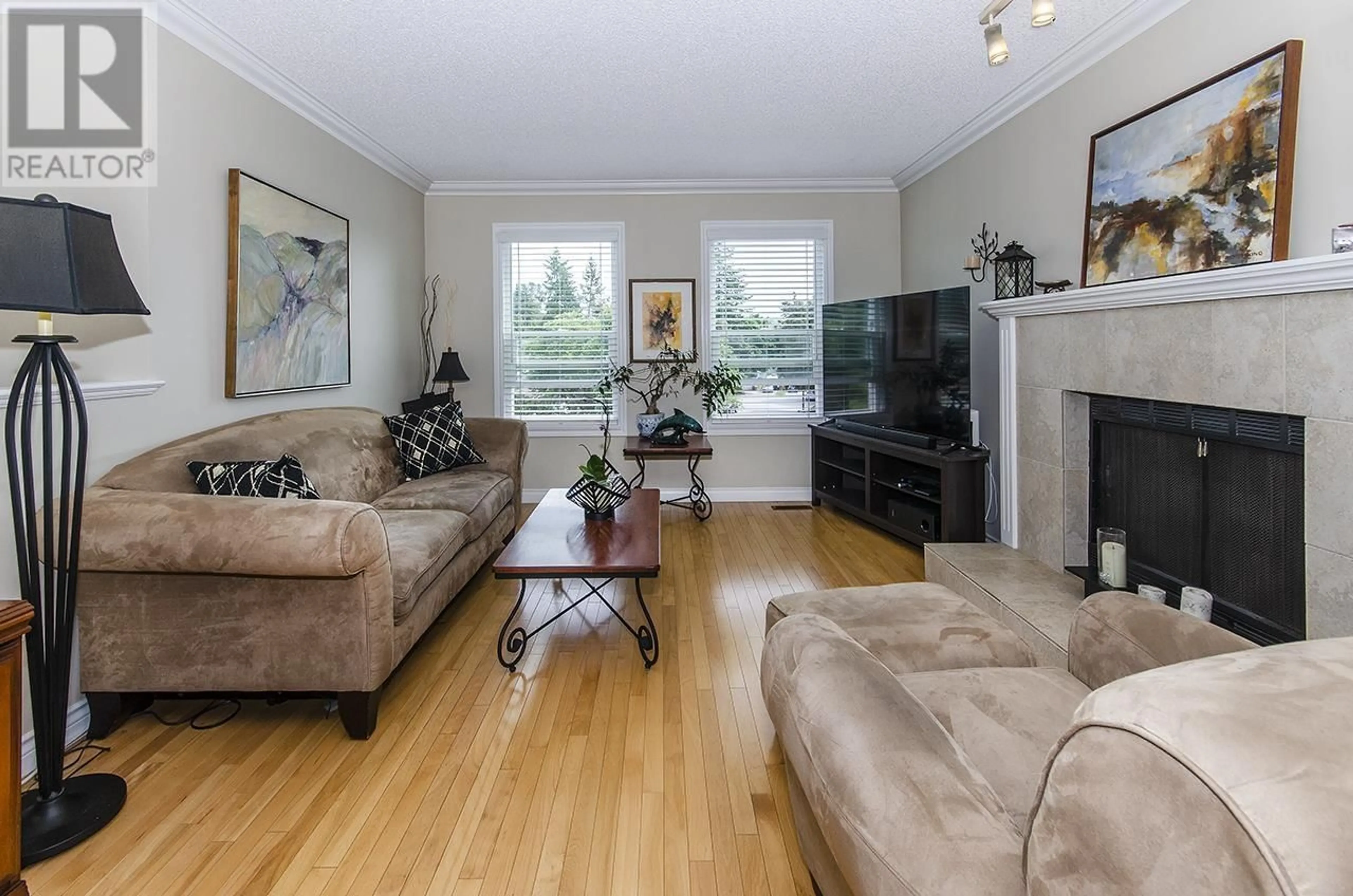Living room with furniture, wood/laminate floor for 3370 GARIBALDI STREET, North Vancouver British Columbia V7H2S4