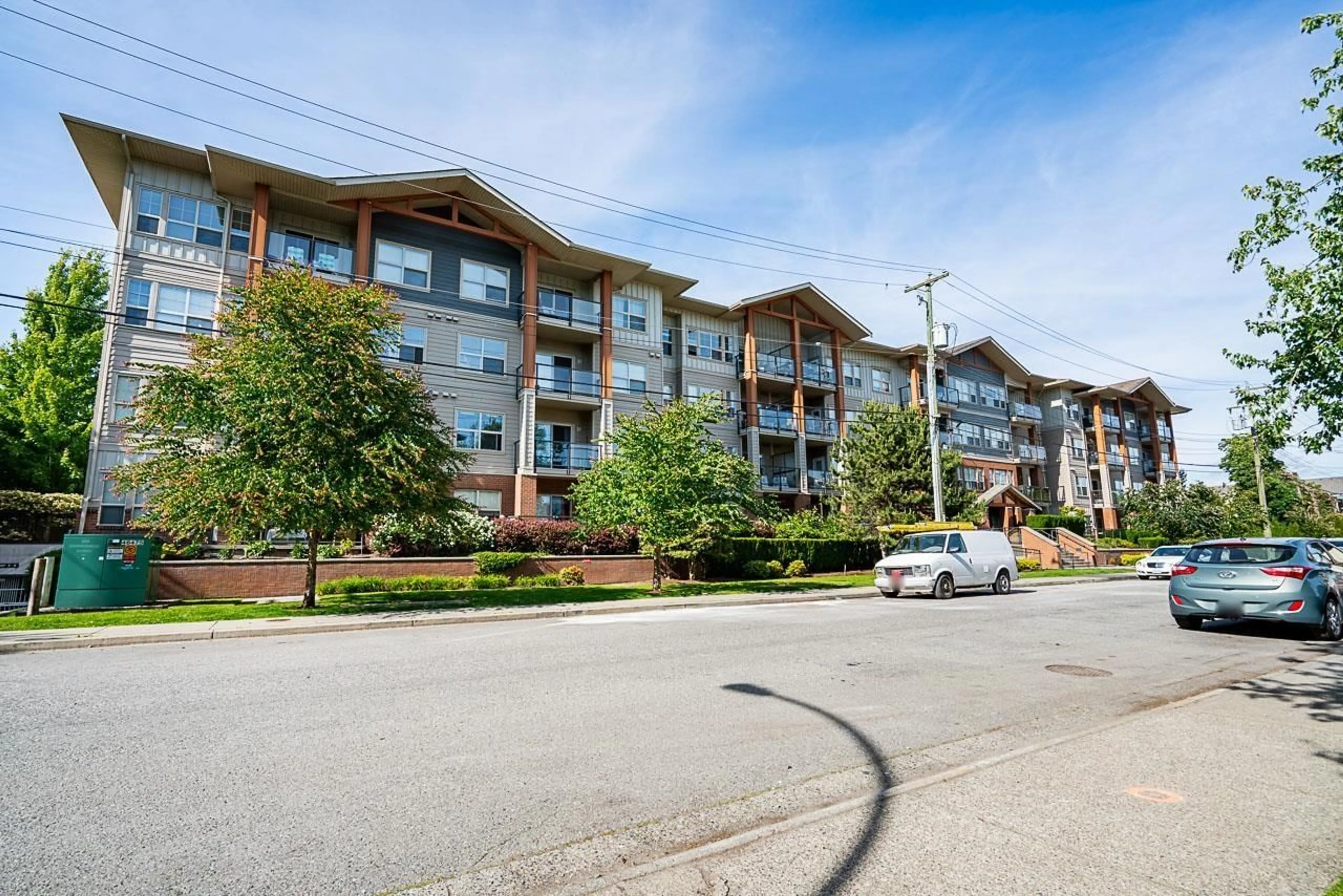A pic from outside/outdoor area/front of a property/back of a property/a pic from drone, unknown for 204 - 20219 54A, Langley British Columbia V3A0C7