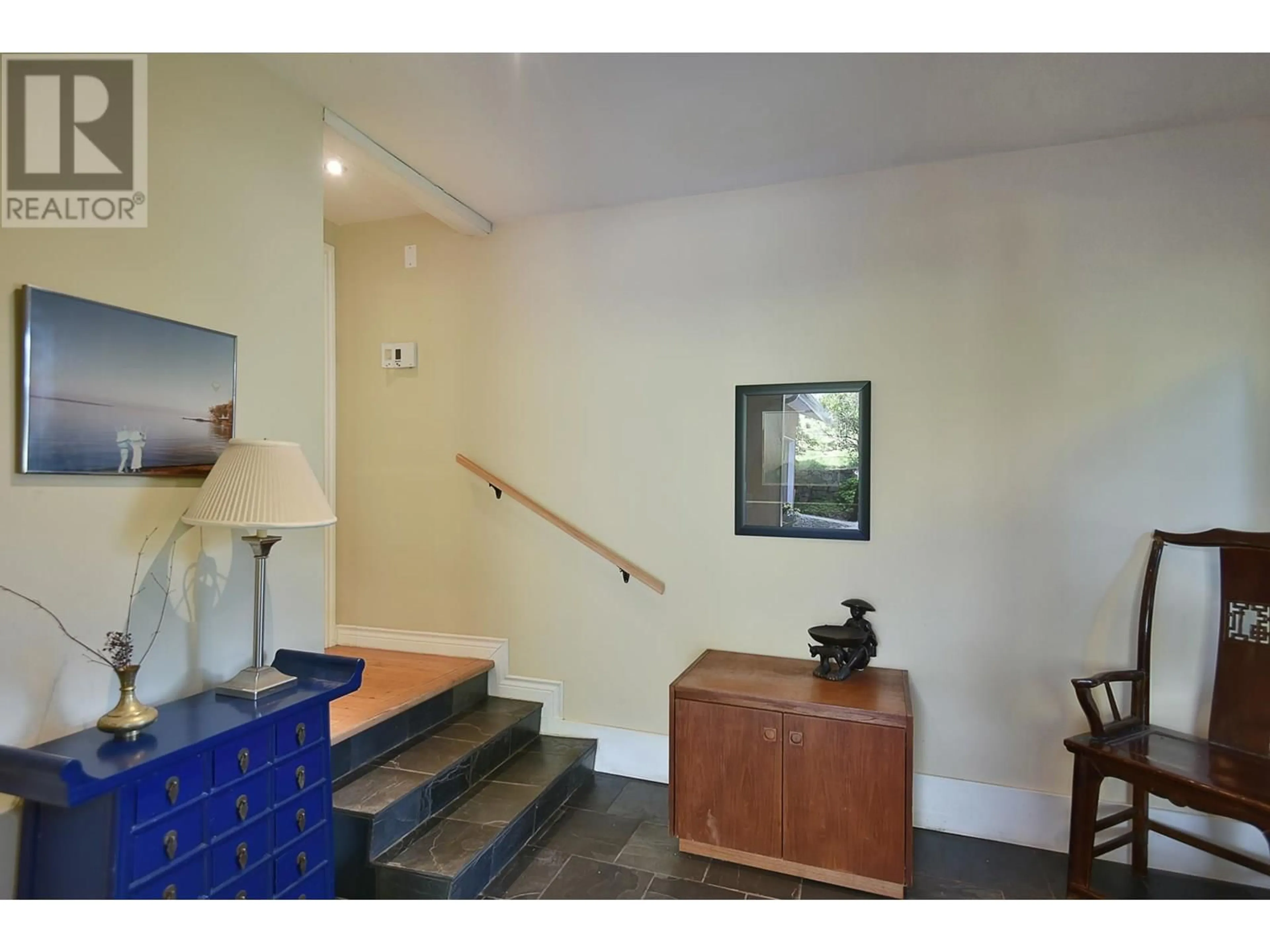Indoor foyer for 5345 SELMA PARK ROAD, Sechelt British Columbia V7Z0G7