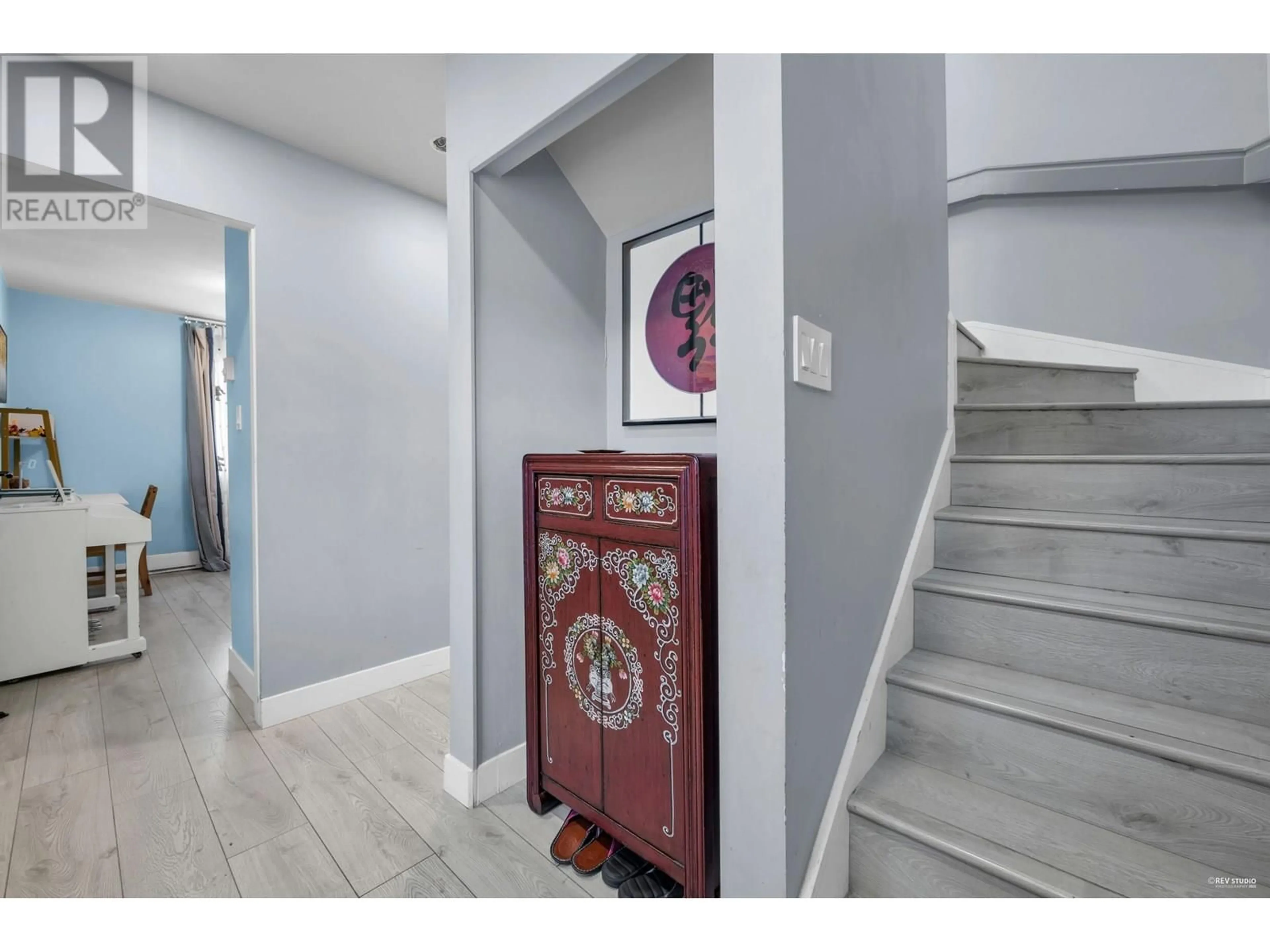 Indoor entryway for 201 - 3641 W 29TH AVENUE, Vancouver British Columbia V6S1T5