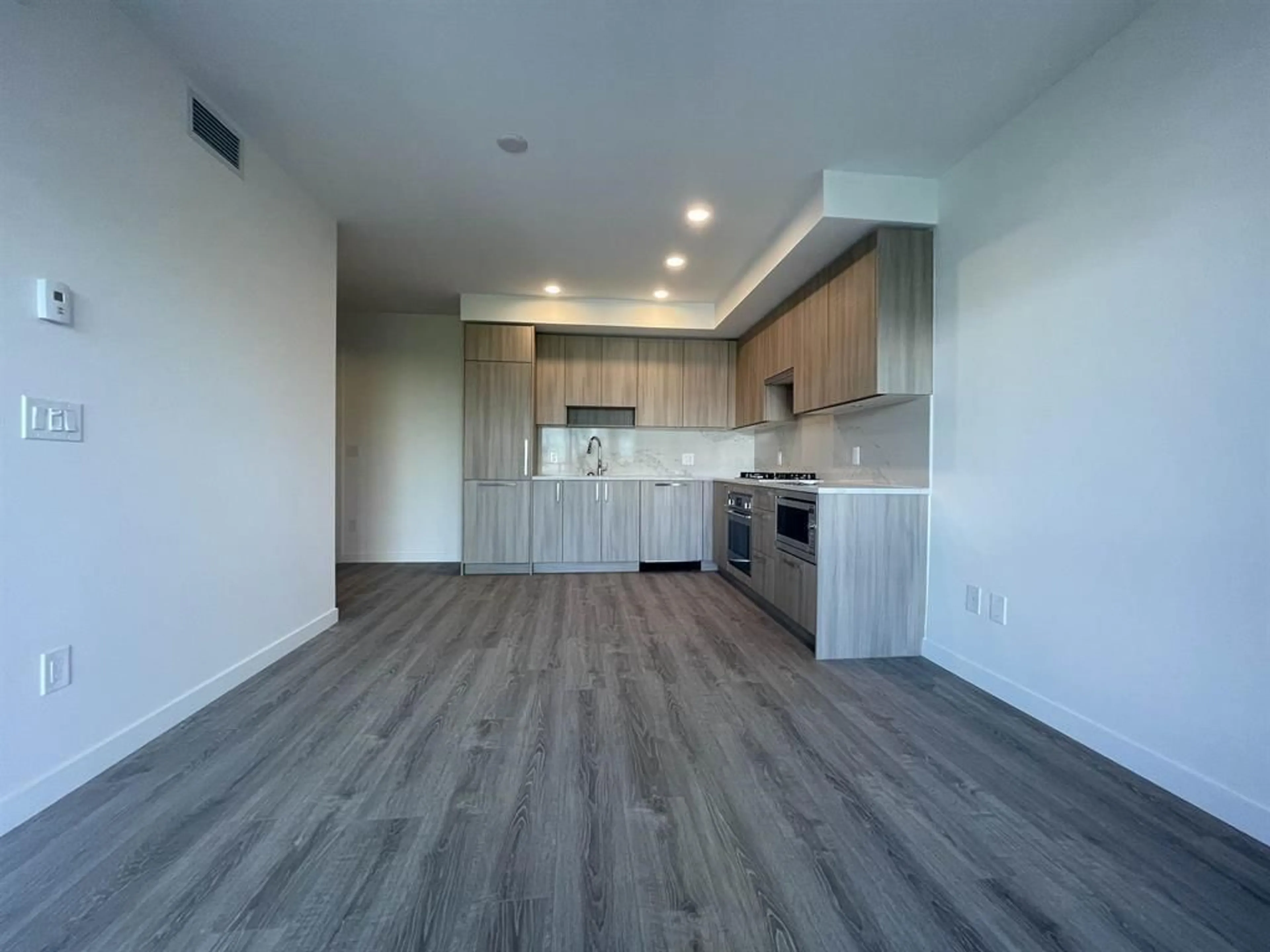 Unknown for 509 - 13350 CENTRAL, Surrey British Columbia V3T0S1