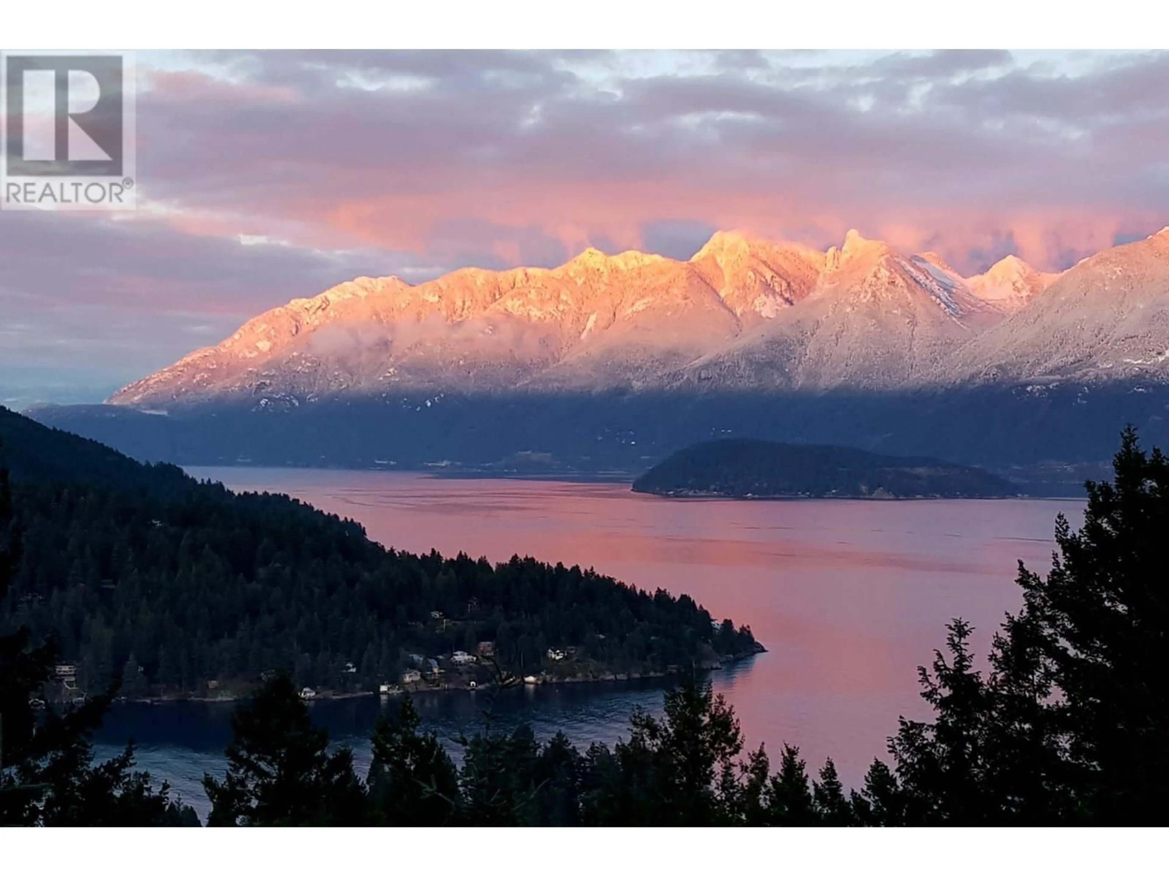 Blurry image for 845 VALHALLA PLACE, Bowen Island British Columbia V0N1G1