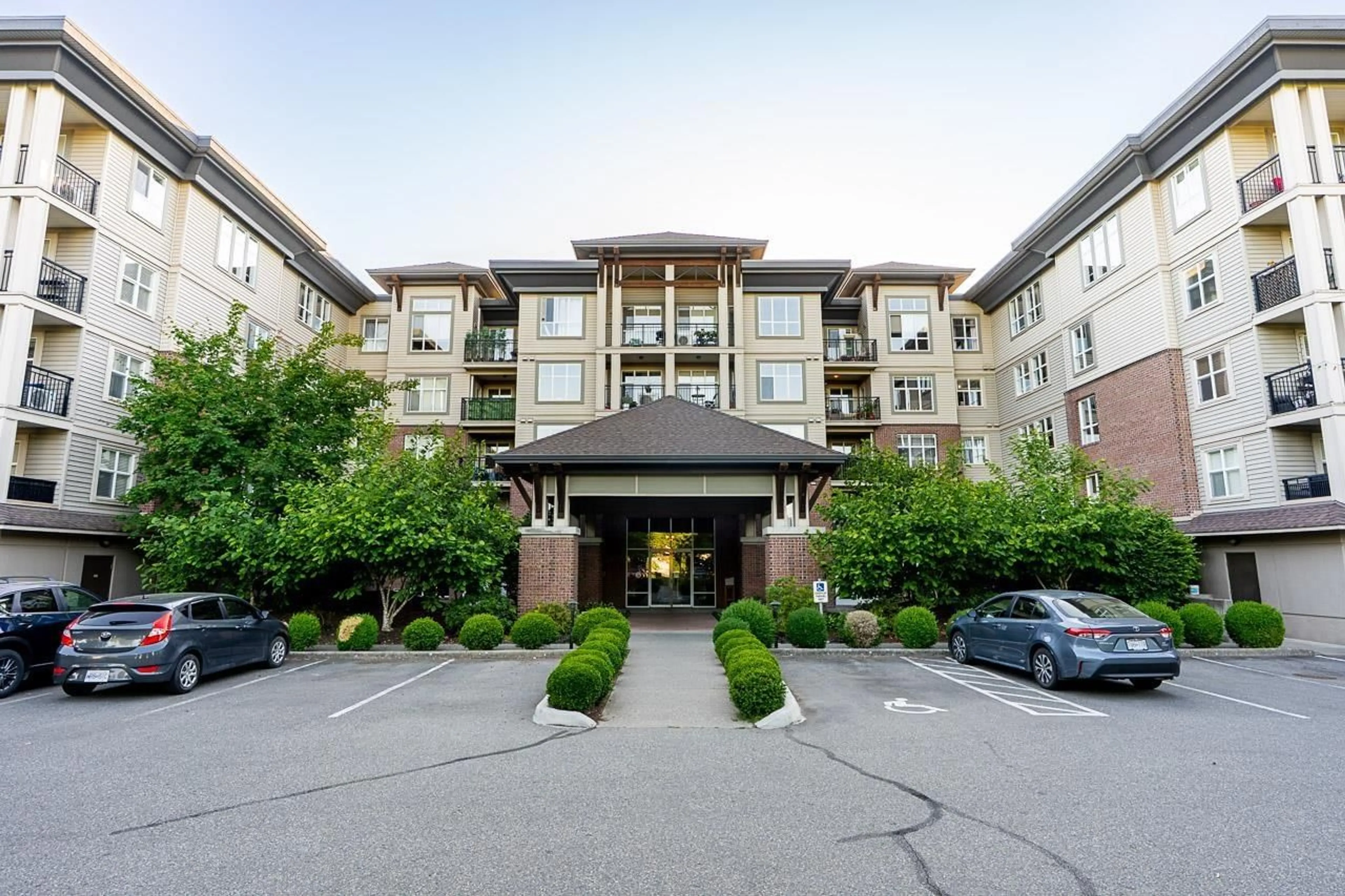 Indoor foyer for 315 - 8955 EDWARD STREET, Chilliwack British Columbia V2P4E2