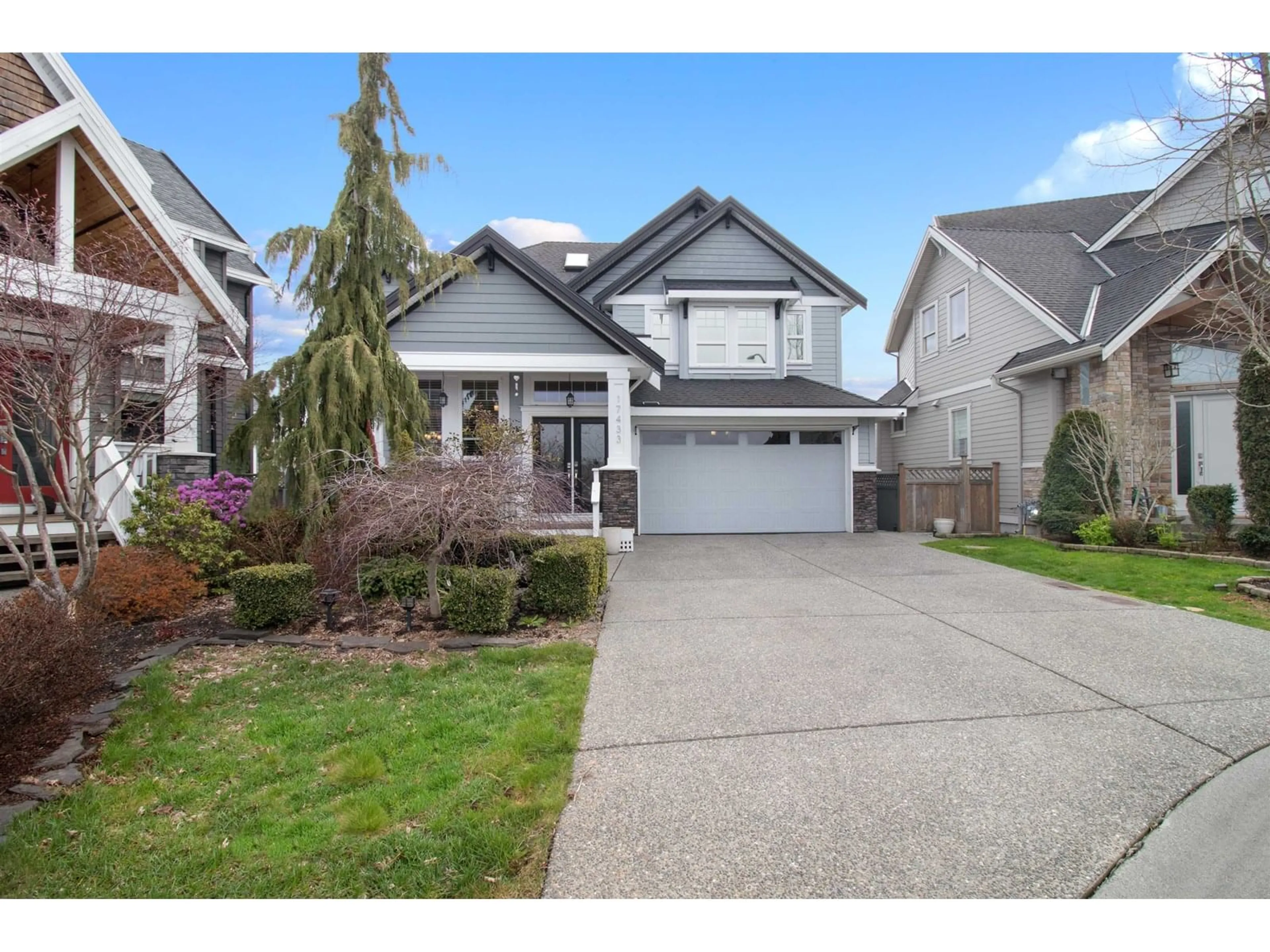 Home with vinyl exterior material, street for 17433 1, Surrey British Columbia V3Z9P9