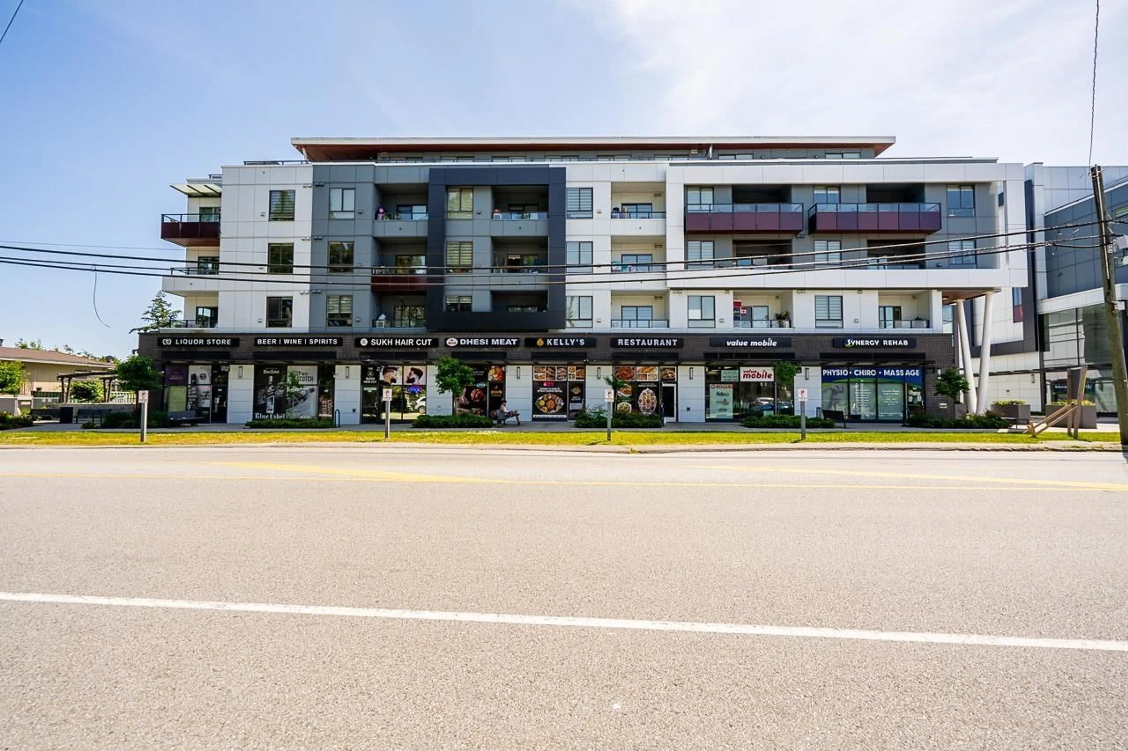 Patio, building for 307 - 14468 72, Surrey British Columbia V3S0B6