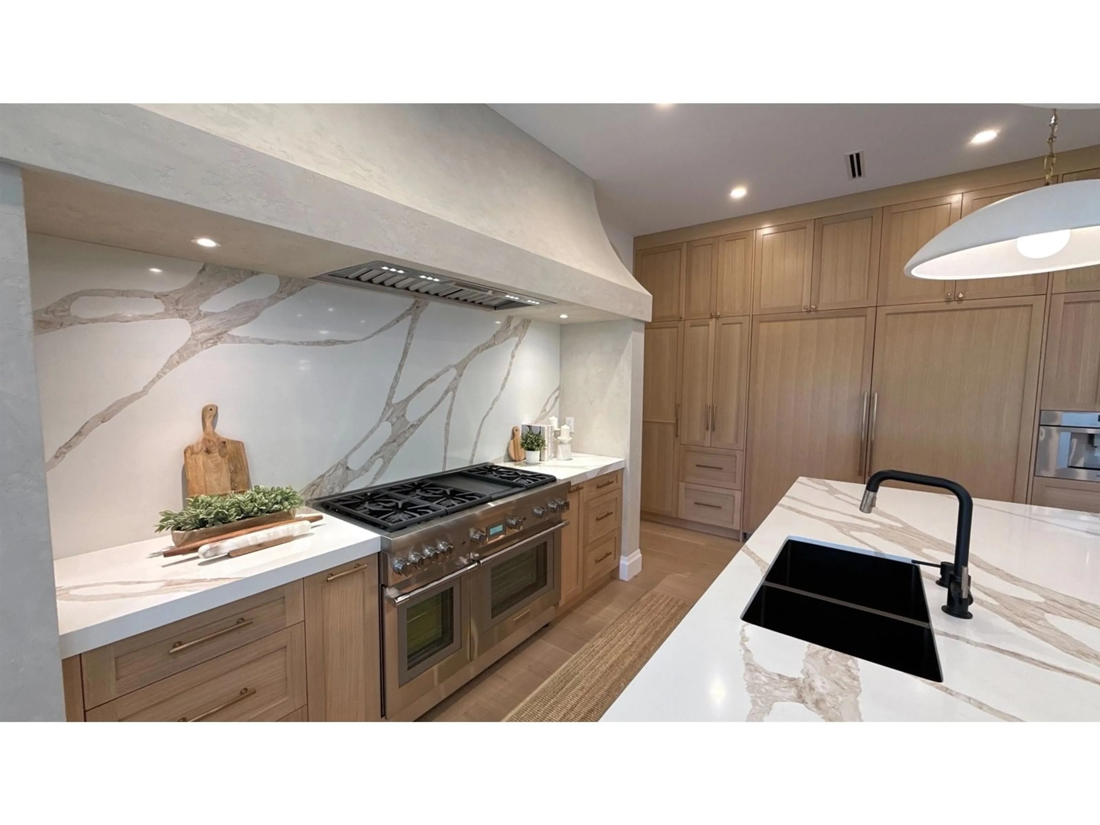 Contemporary kitchen, unknown for 8888 HADDEN, Langley British Columbia V1M2R6