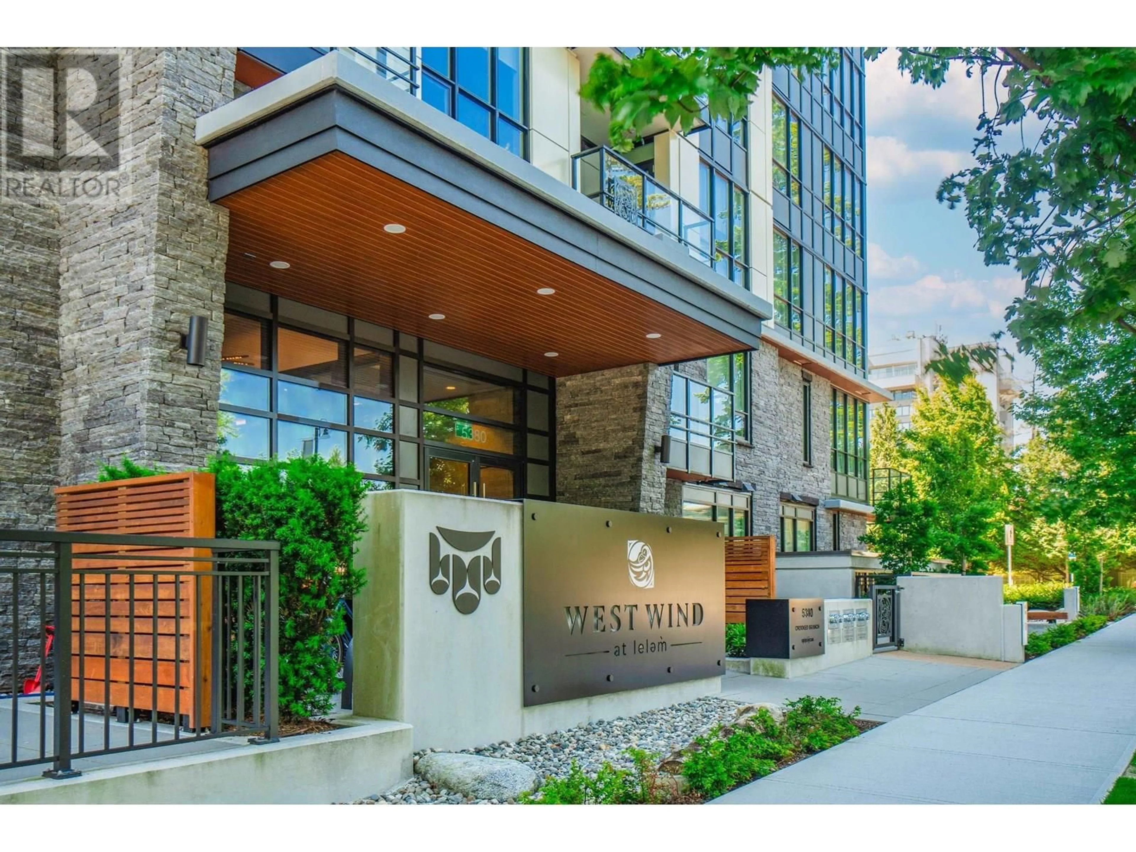 Indoor entryway for 807 - 5380 CROOKED BRANCH ROAD, Vancouver British Columbia V6T0E5