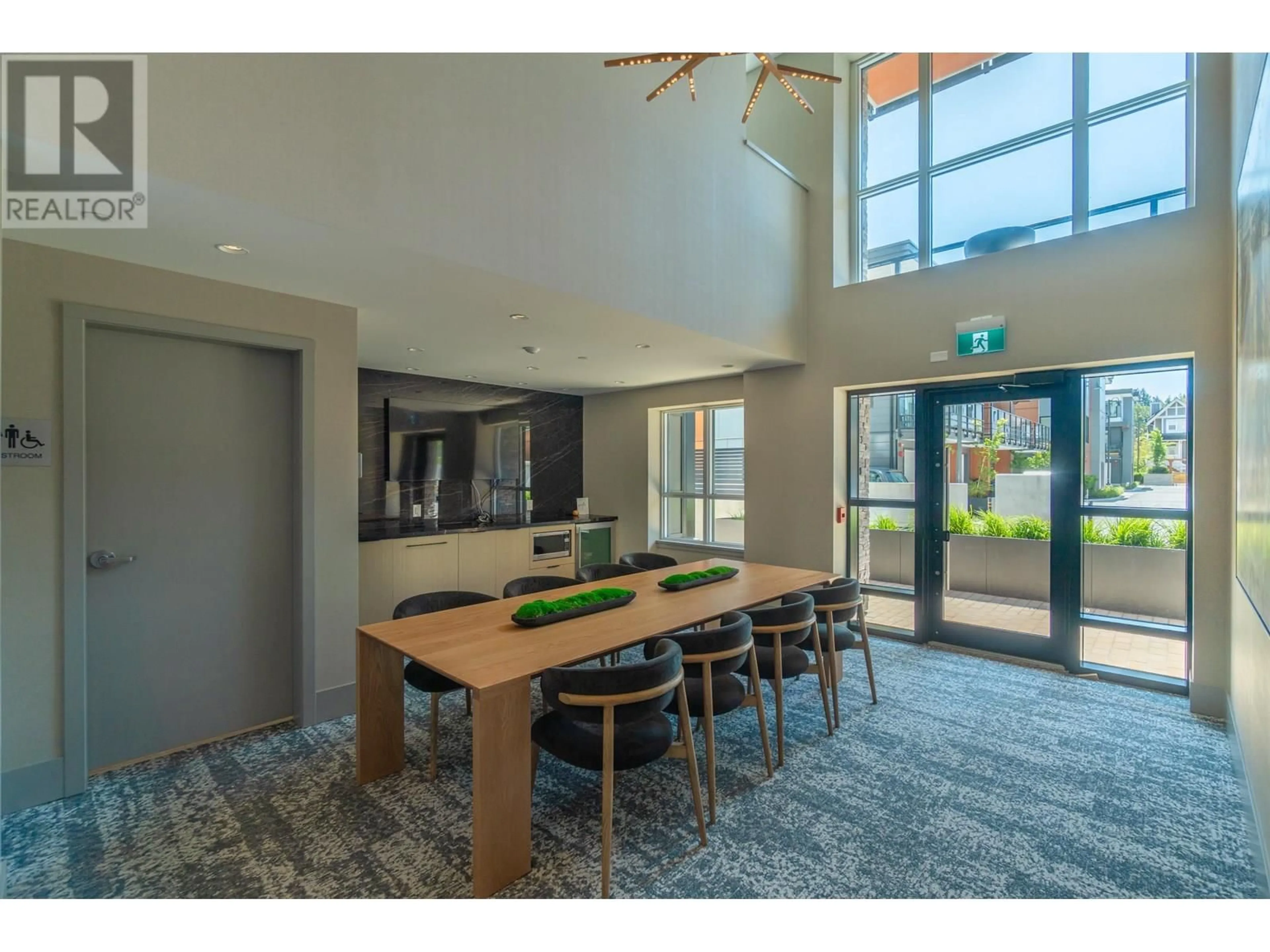 Indoor foyer for 807 - 5380 CROOKED BRANCH ROAD, Vancouver British Columbia V6T0E5