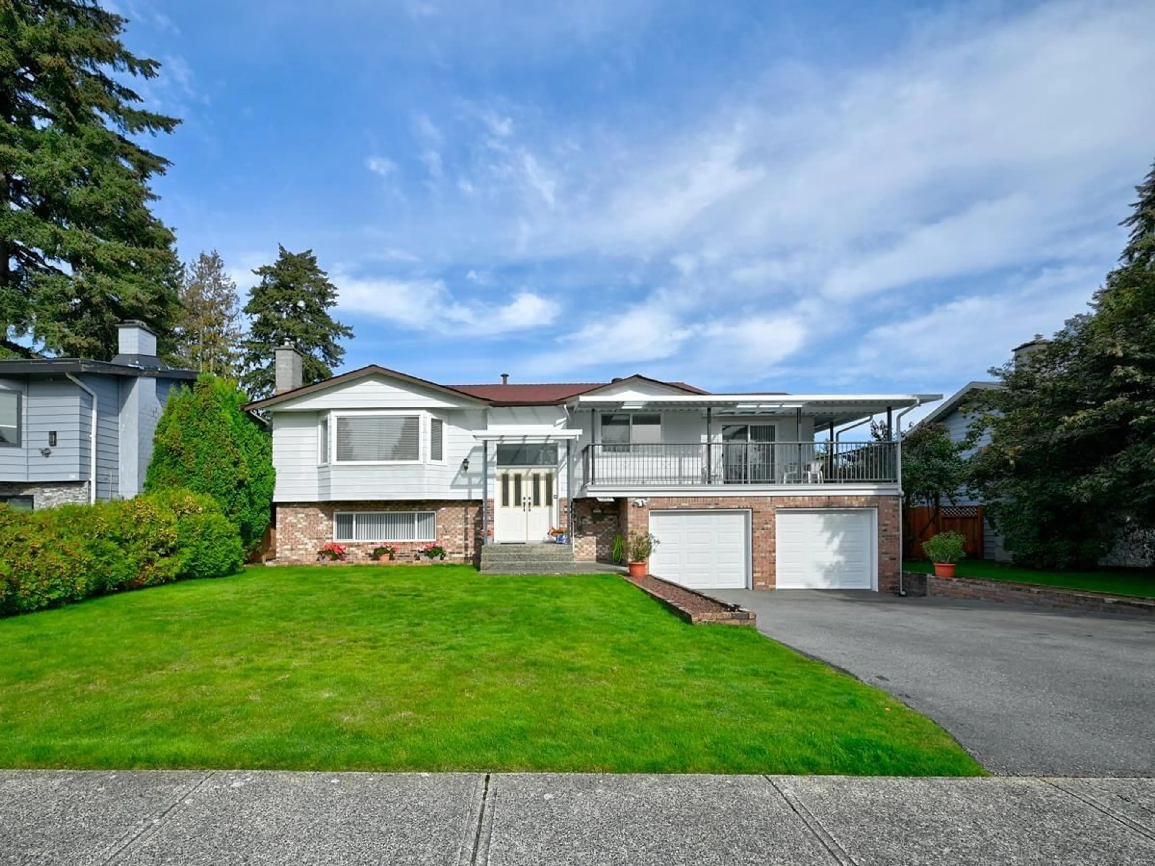 Home with vinyl exterior material, street for 11869 83, Delta British Columbia V4C2H6