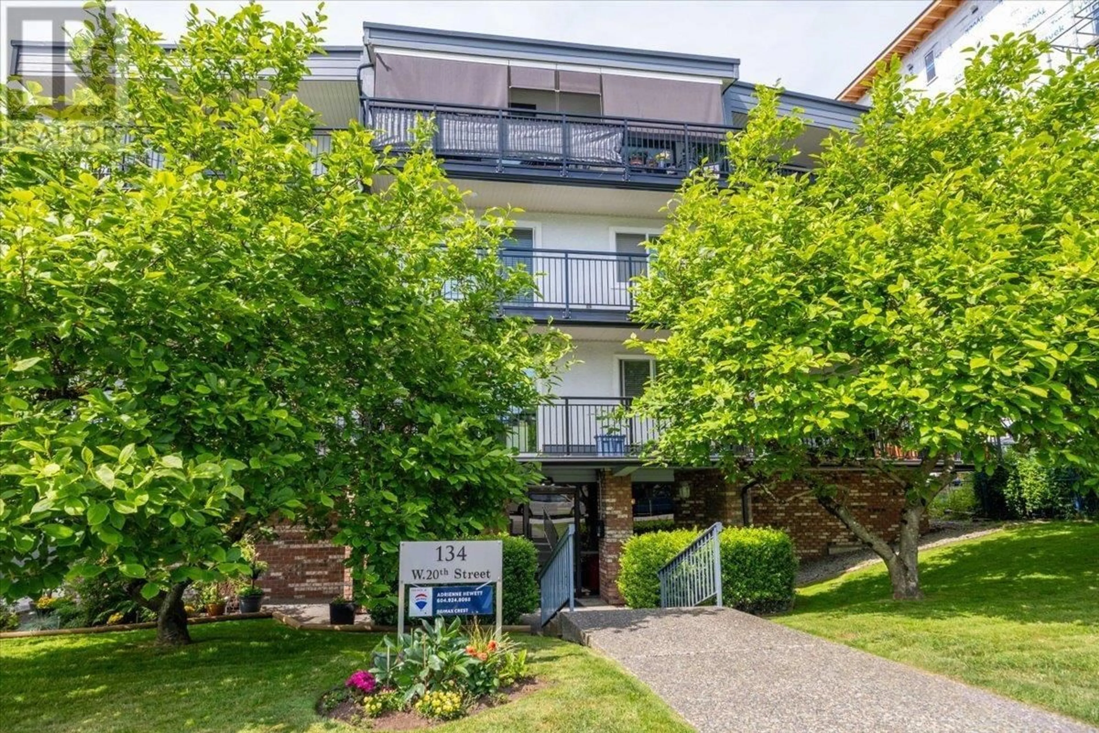 Patio, street for 201 - 134 20TH STREET, North Vancouver British Columbia V7M1Y4