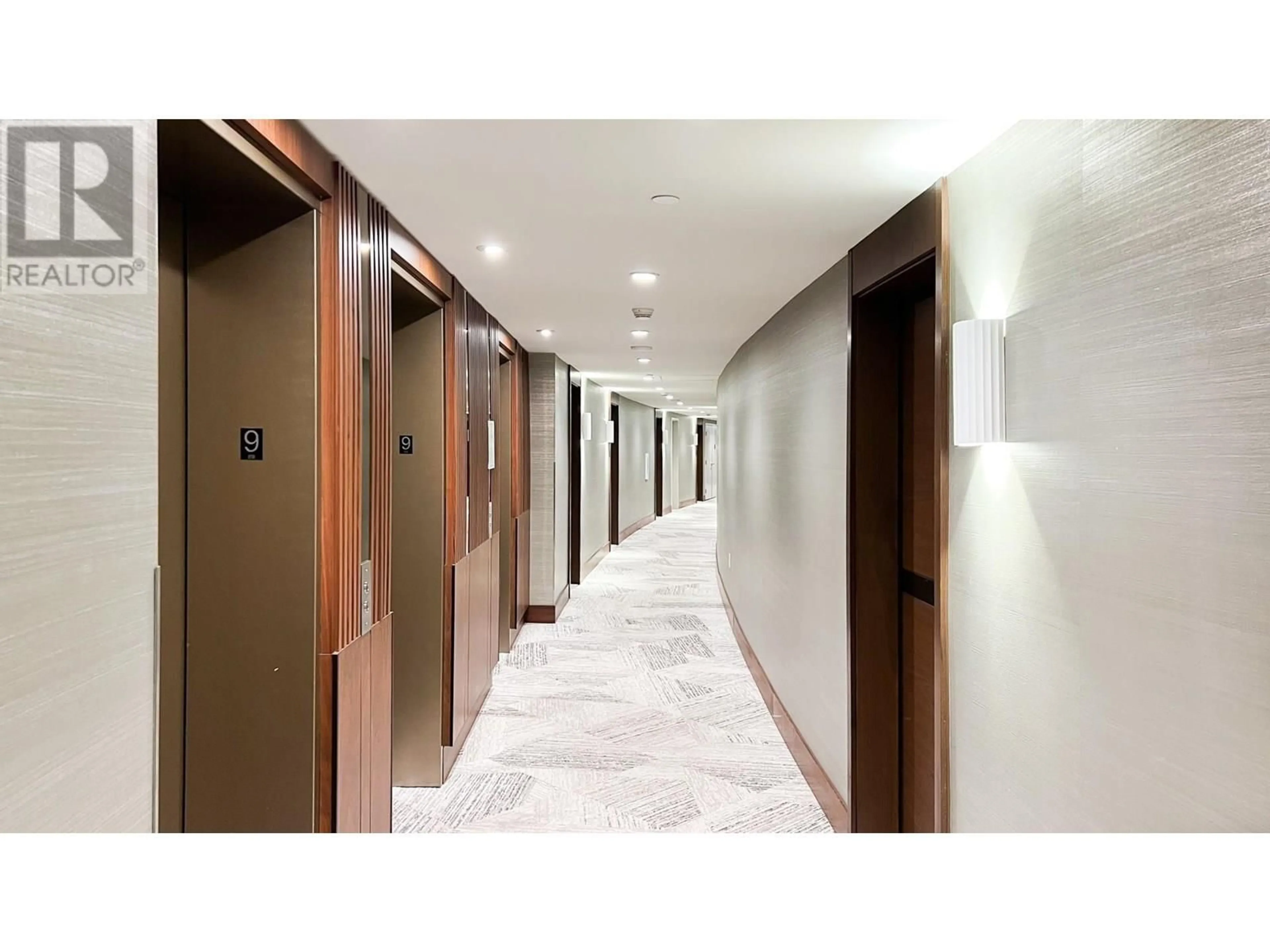 Indoor foyer for 904 - 1768 COOK STREET, Vancouver British Columbia V5Y0N3