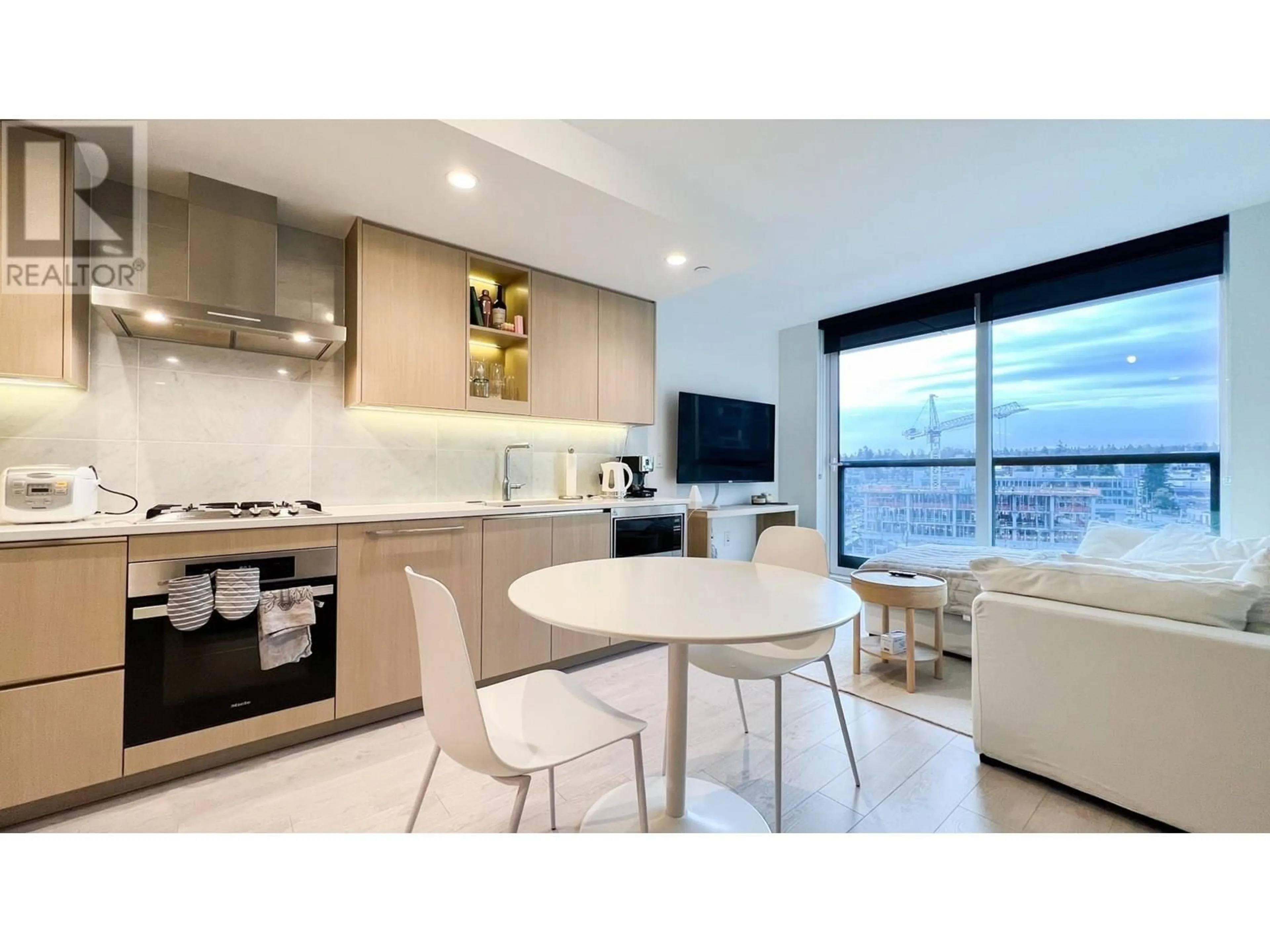 Unknown for 904 - 1768 COOK STREET, Vancouver British Columbia V5Y0N3