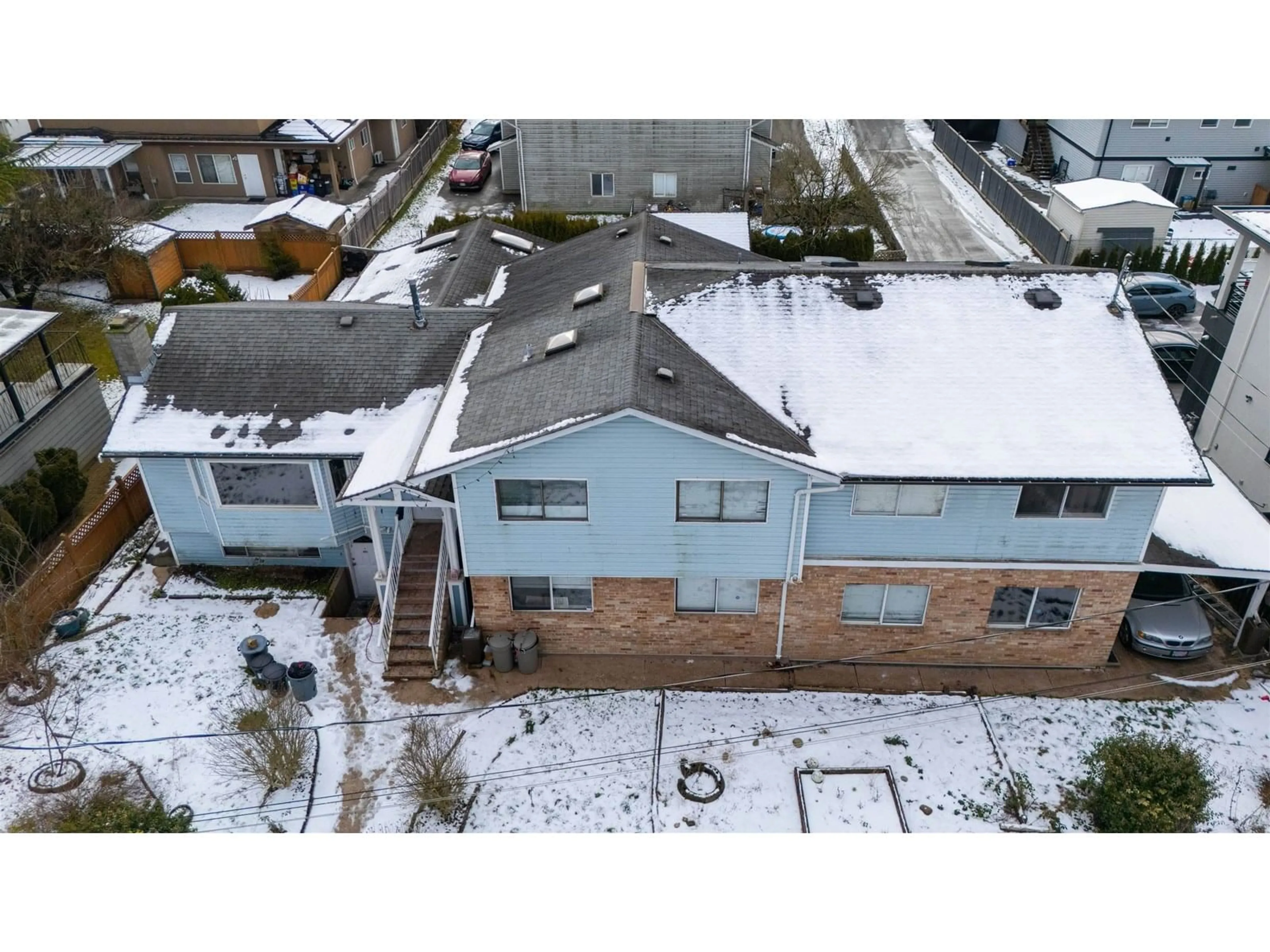 A pic from outside/outdoor area/front of a property/back of a property/a pic from drone, building for 11789 86, Delta British Columbia V4C2X5