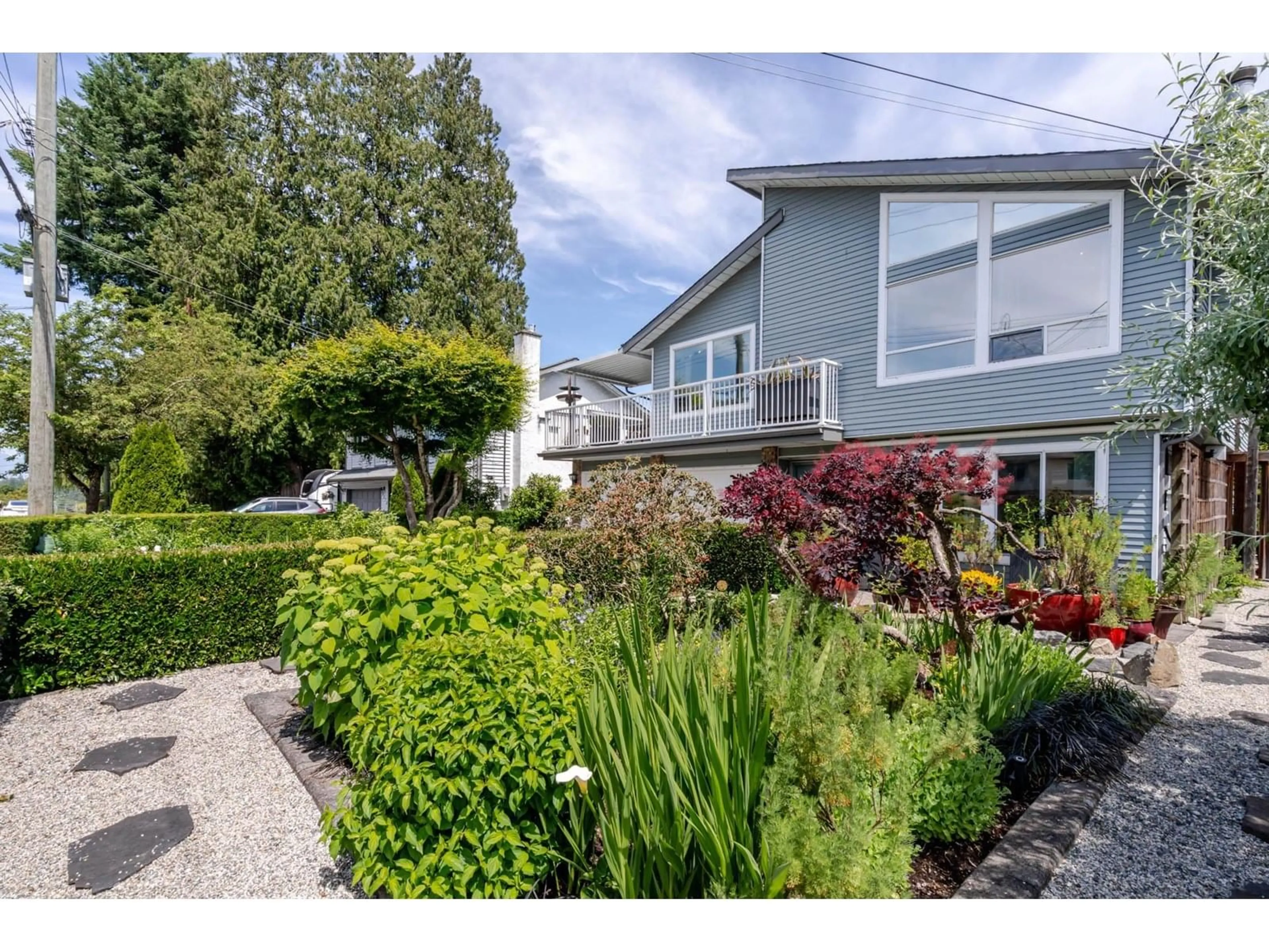A pic from outside/outdoor area/front of a property/back of a property/a pic from drone, street for 9262 213, Langley British Columbia V1M1L2