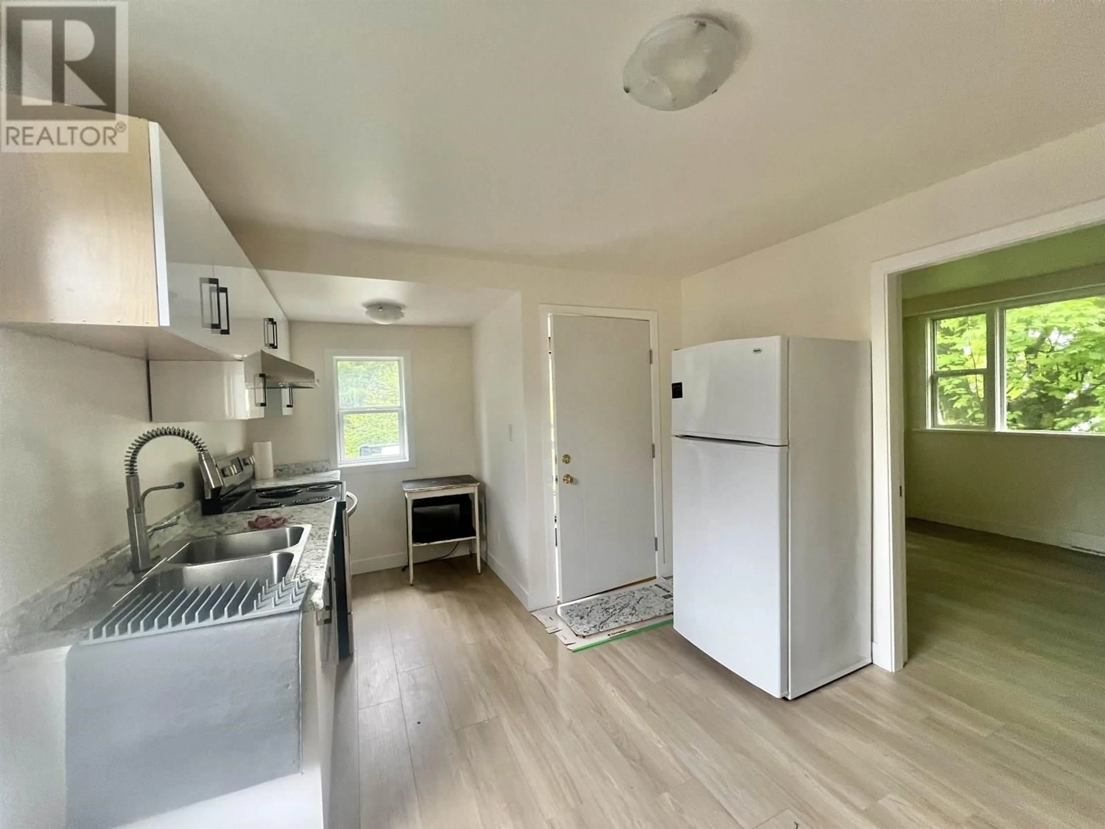 Standard kitchen, unknown for 526 8TH AVENUE, Prince Rupert British Columbia V8J2M9