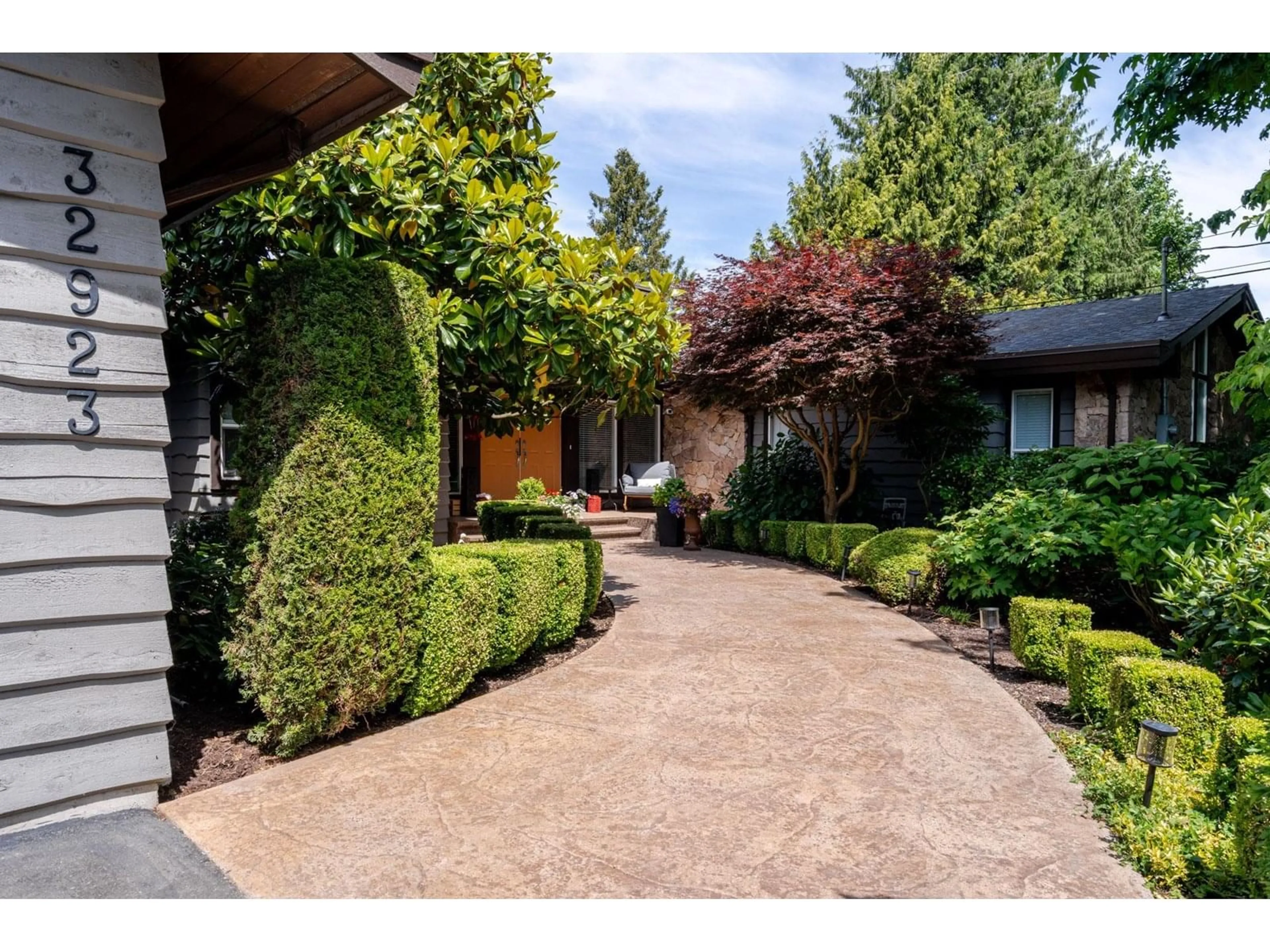 Unknown for 32923 CLAYBURN, Abbotsford British Columbia V4X1W7