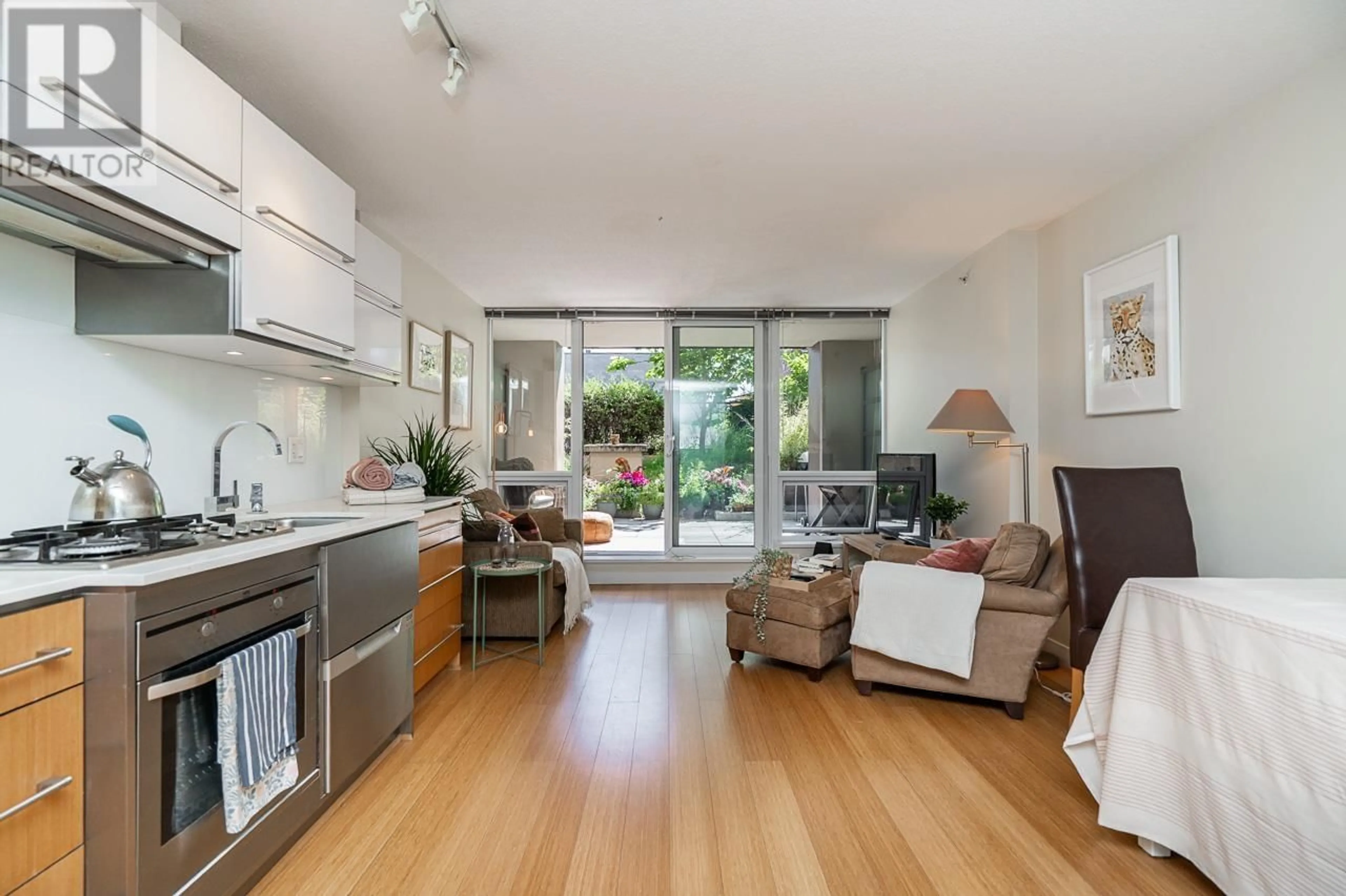 Open concept kitchen, unknown for 209 - 718 MAIN STREET, Vancouver British Columbia V6A0B1