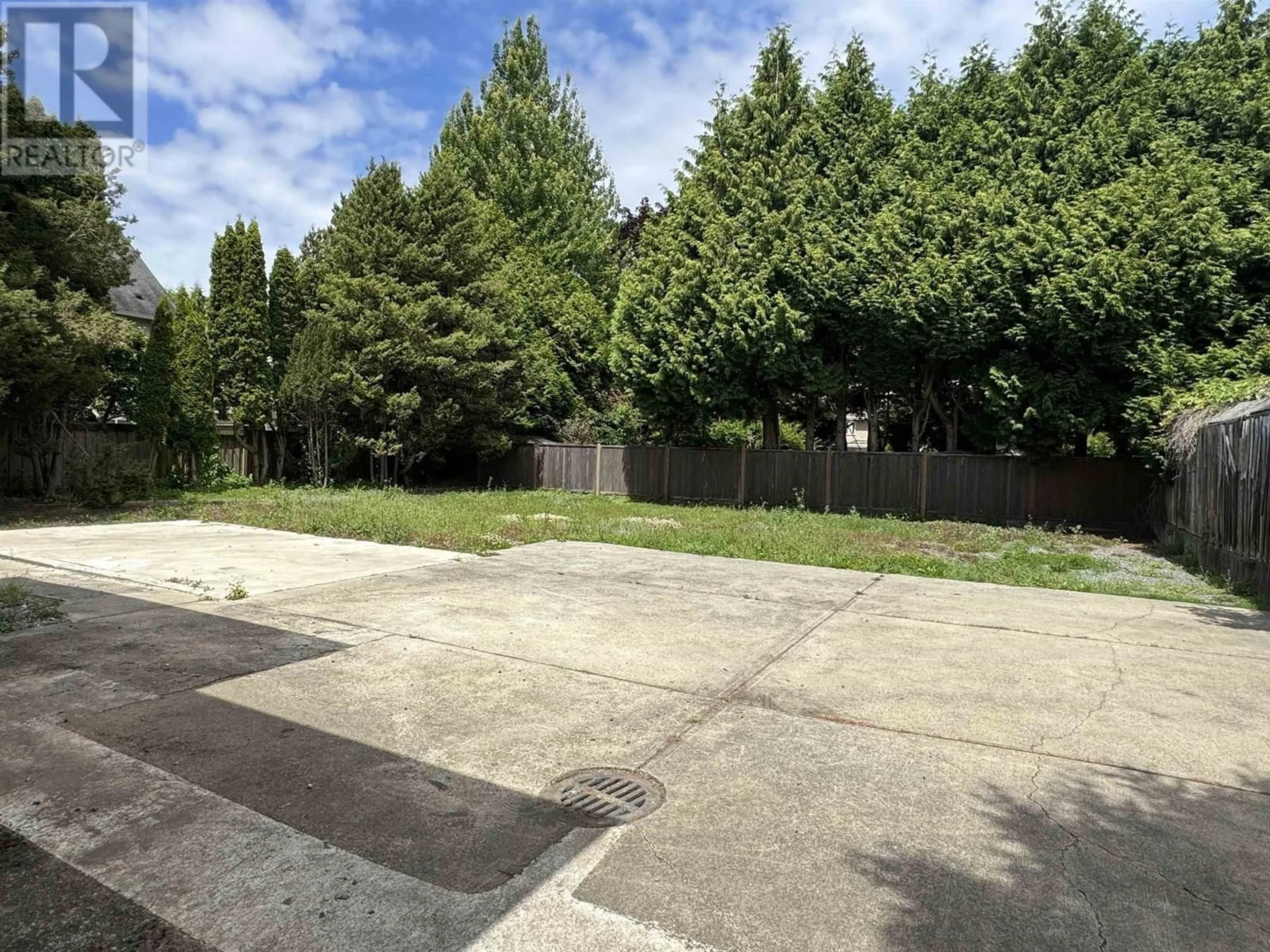 A pic from outside/outdoor area/front of a property/back of a property/a pic from drone, street for 7231 STEVESTON HIGHWAY, Richmond British Columbia V7A1L9