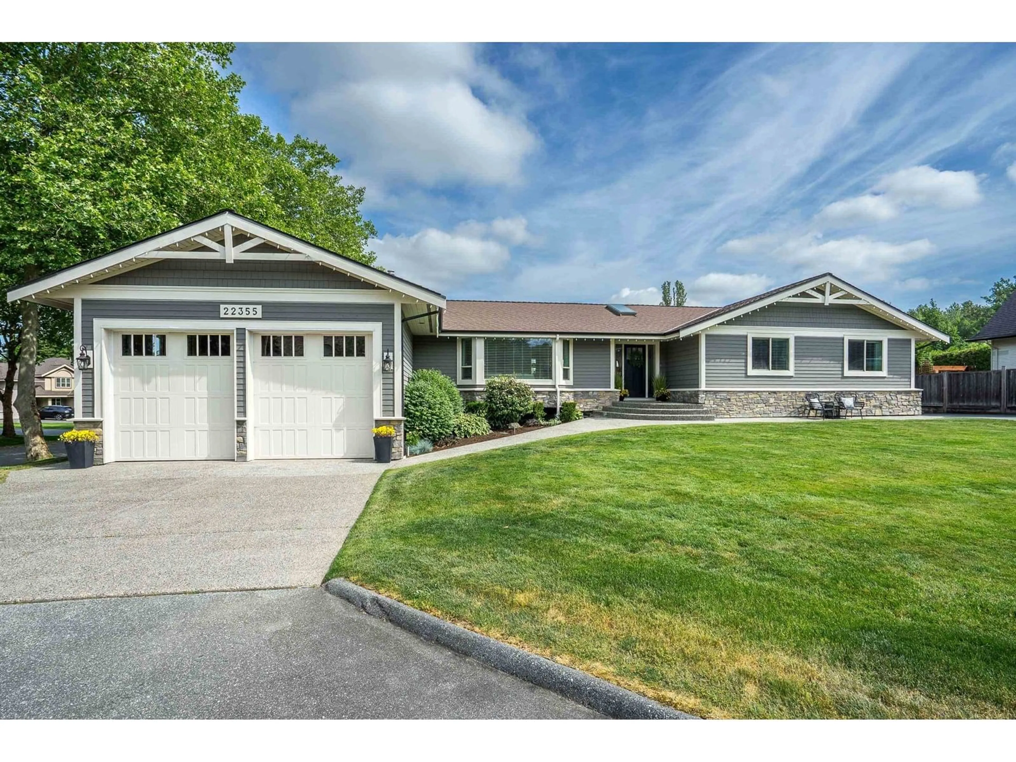 Home with vinyl exterior material, street for 22355 52, Langley British Columbia V2Y1L5