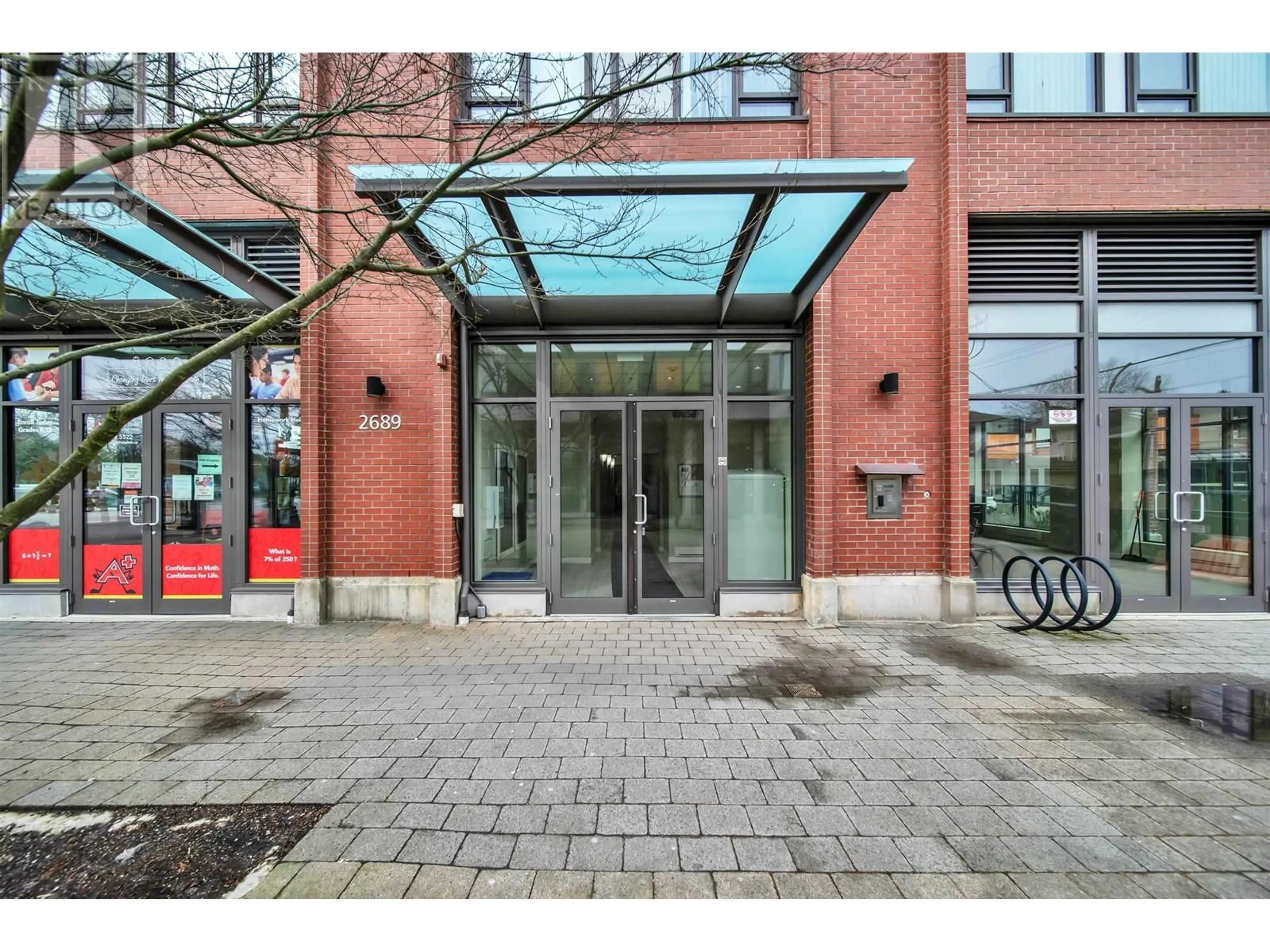 Indoor foyer for PH2 - 2689 KINGSWAY AVENUE, Vancouver British Columbia V5R0C3