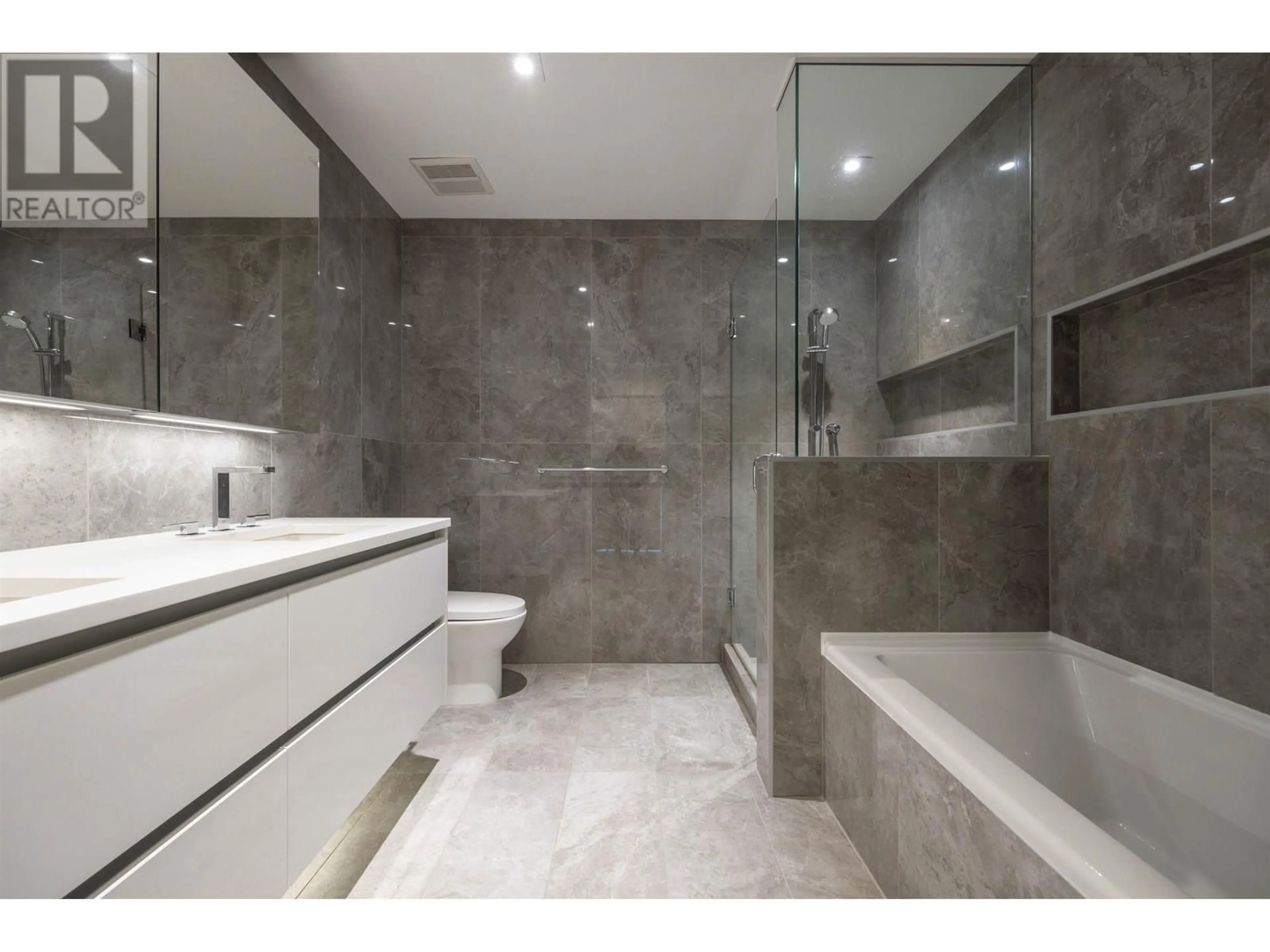 Contemporary bathroom, ceramic/tile floor for 1507 - 6320 NO. 3 ROAD, Richmond British Columbia V6Y0L5