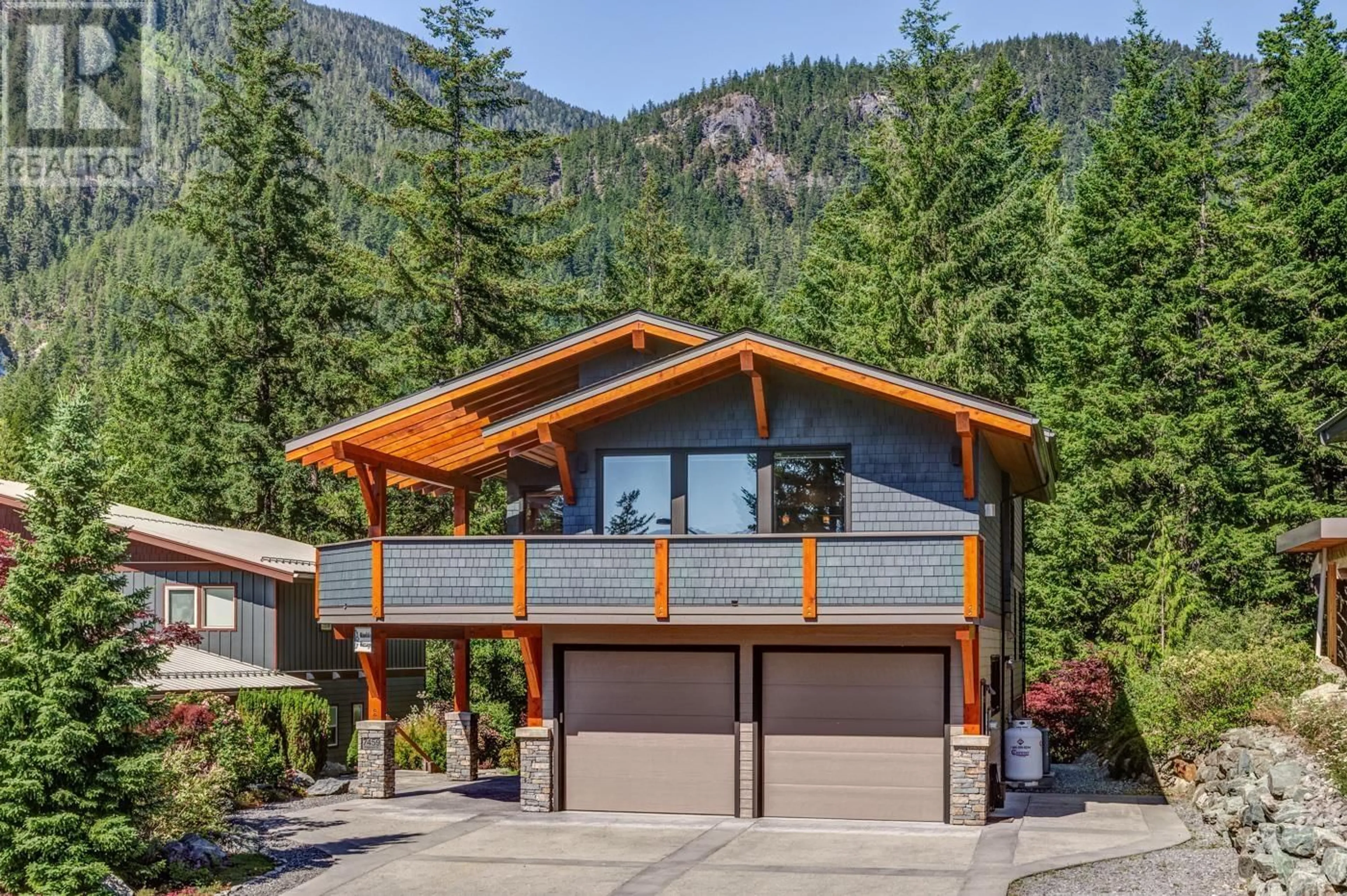 Home with vinyl exterior material, mountain view for 7459 DOGWOOD STREET, Pemberton British Columbia V0N2L0