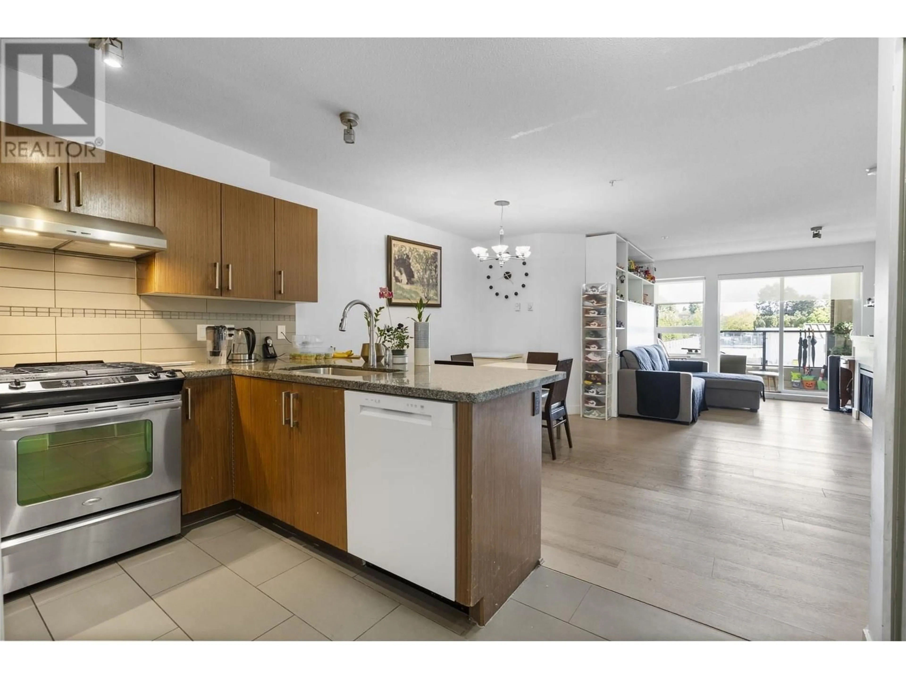 Open concept kitchen, unknown for 119 - 6828 ECKERSLEY ROAD, Richmond British Columbia V6Y0E8