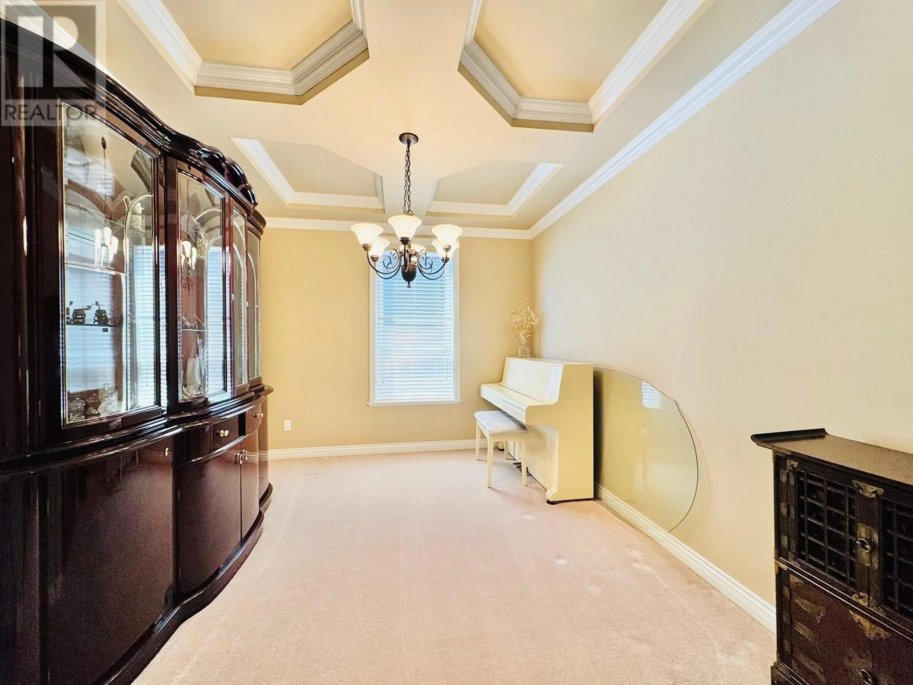 Indoor foyer for 6025 46A AVENUE, Delta British Columbia V4K5G2