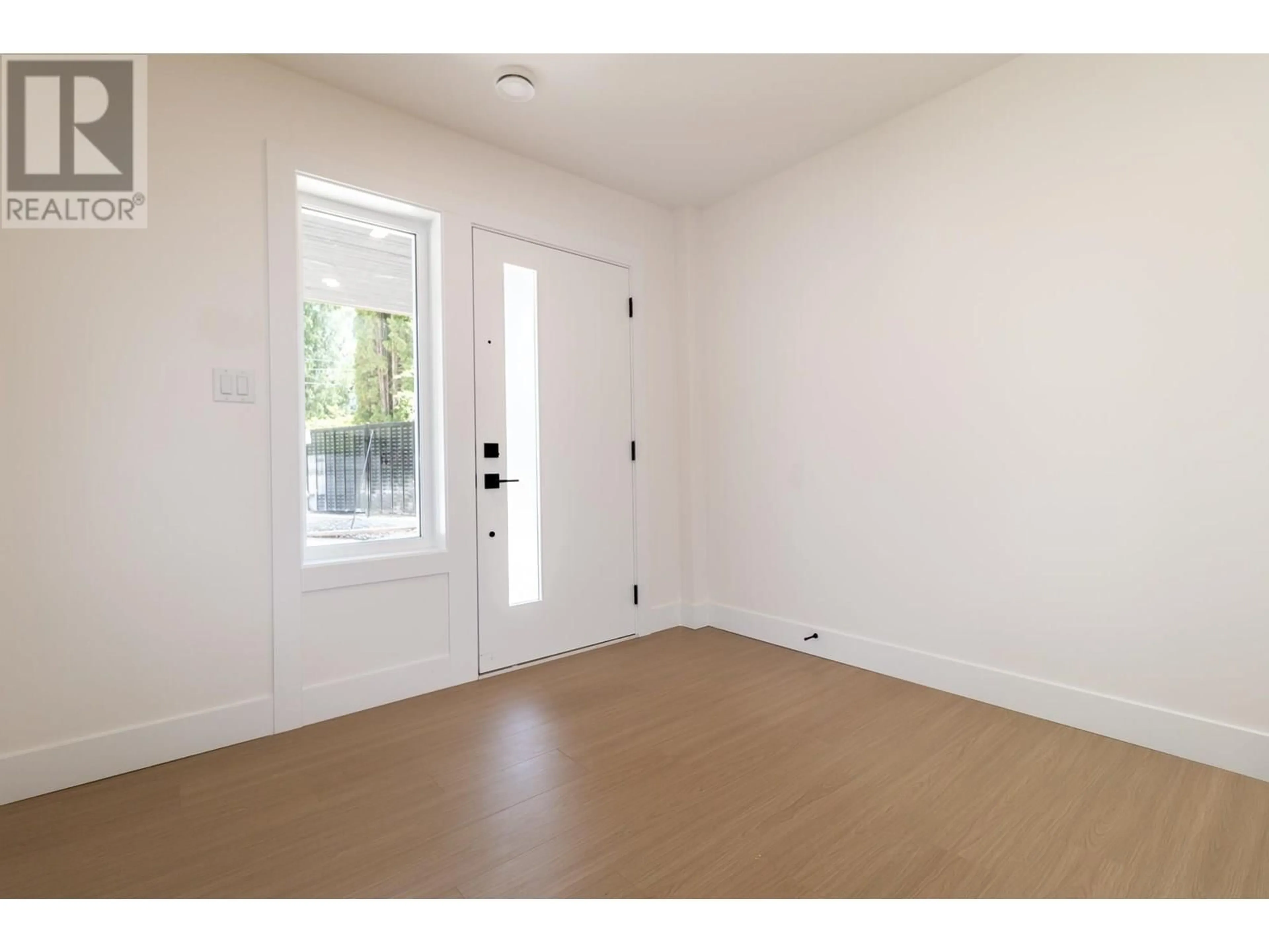 Indoor entryway for 1108 MAGEE STREET, Squamish British Columbia V8B0E8